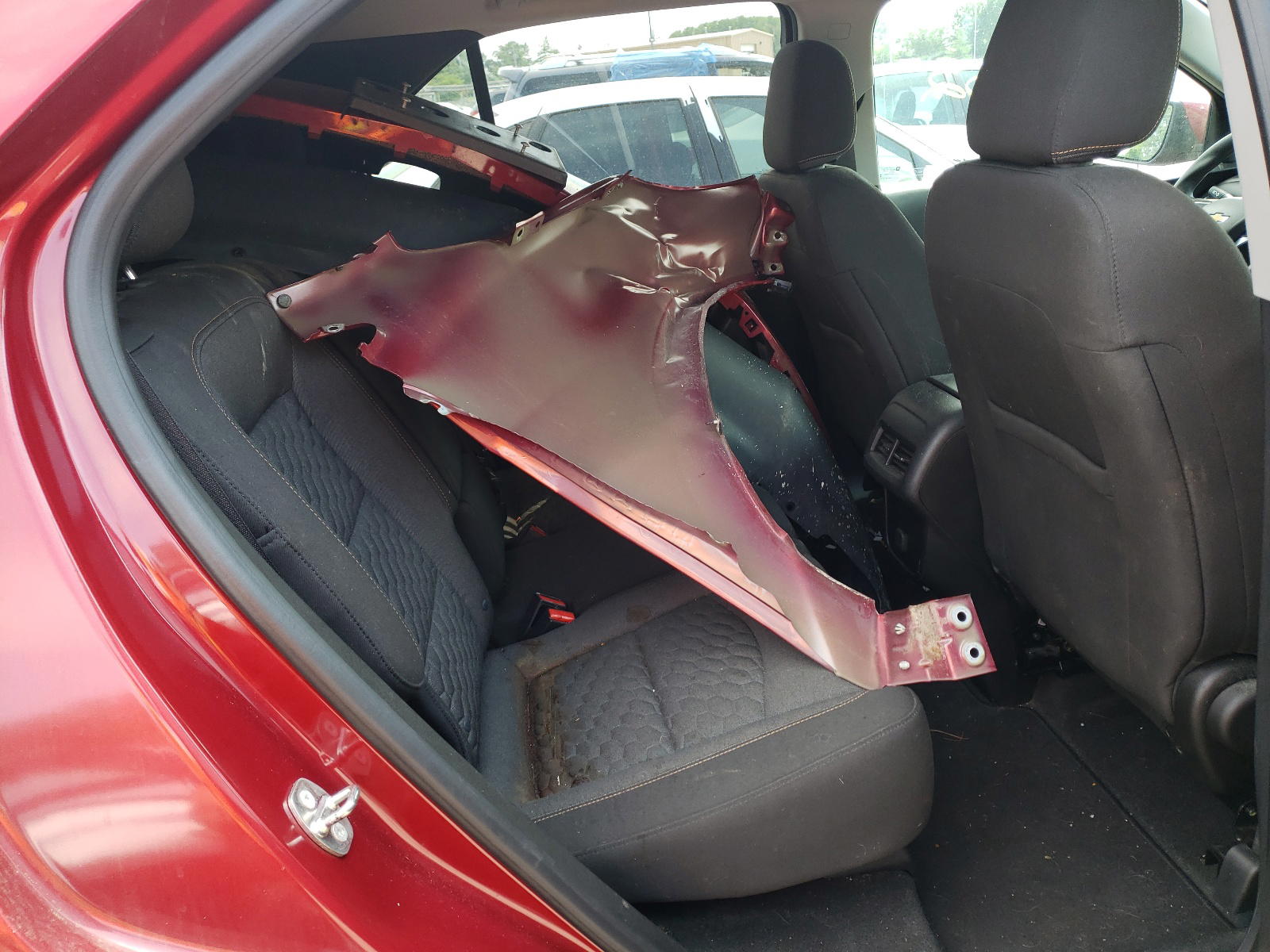 Photo 6 from auction – 2018 CHEVROLET EQUINOX LT with VIN 2GNAXJEV1J6322575