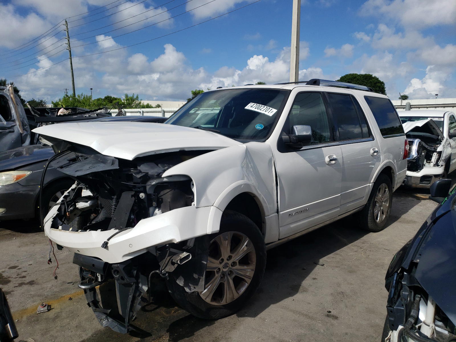 Photo 2 from auction – 2015 FORD EXPEDITION with VIN 1FMJU1MT7FEF36616