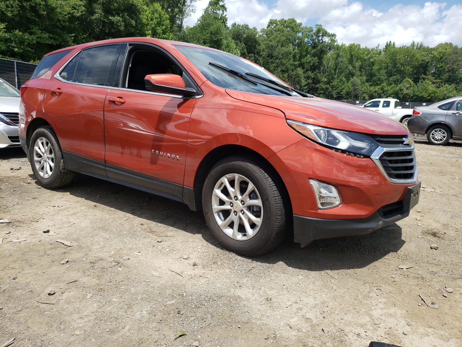 CHEVROLET EQUINOX LT 2020 with VIN 2GNAXJEV6L6165709 - Photo from auction