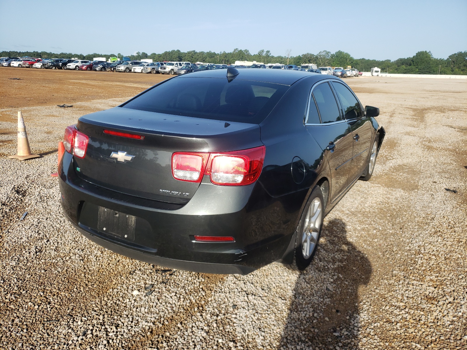 Photo 4 from auction – 2015 CHEVROLET MALIBU 1LT with VIN 1G11C5SL6FF305596
