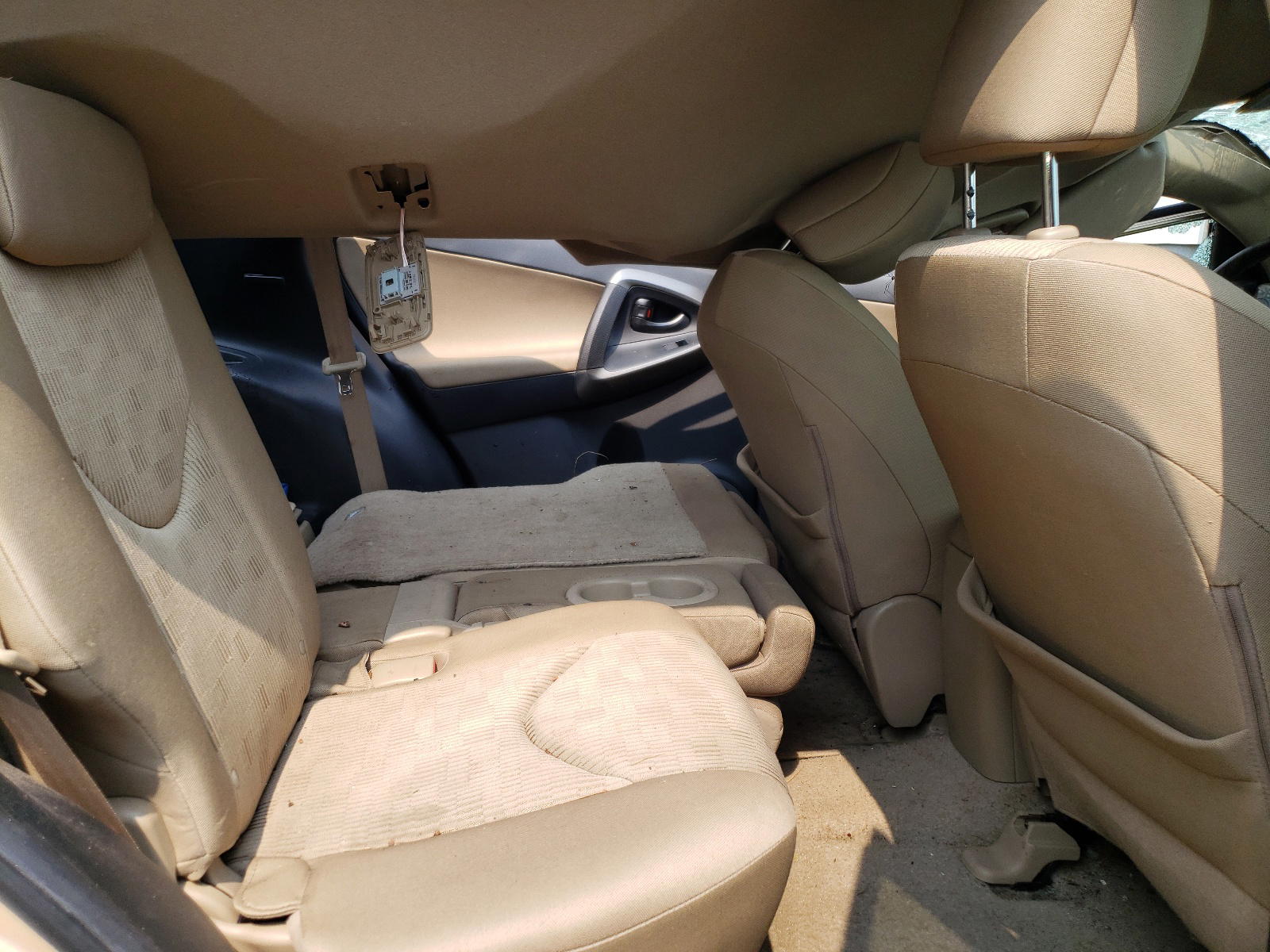 Photo 6 from auction – 2011 TOYOTA RAV4 with VIN 2T3BF4DV6BW126429