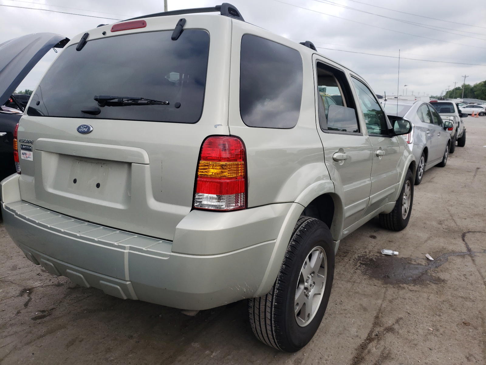 Photo 4 from auction – 2005 FORD ESCAPE LIM with VIN 1FMCU04185KA94222