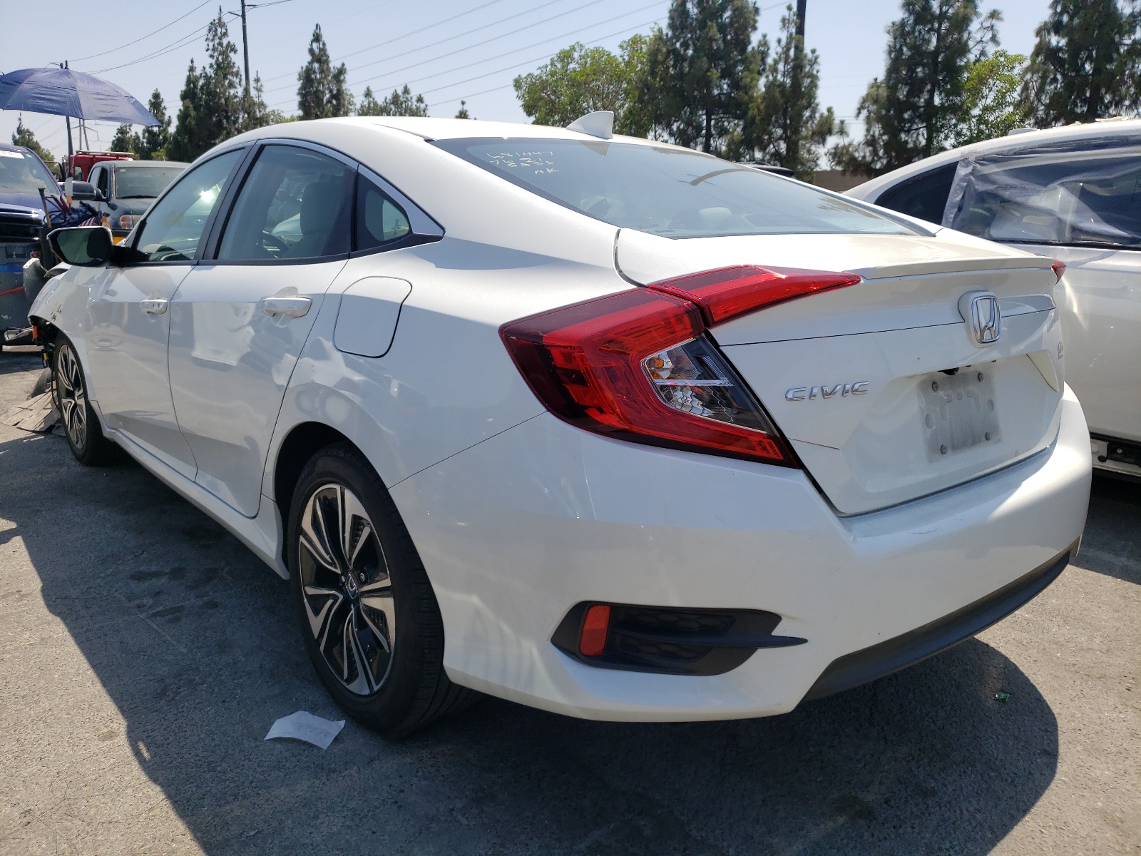 Photo 3 from auction – 2017 HONDA CIVIC EX with VIN 2HGFC1F46HH636142