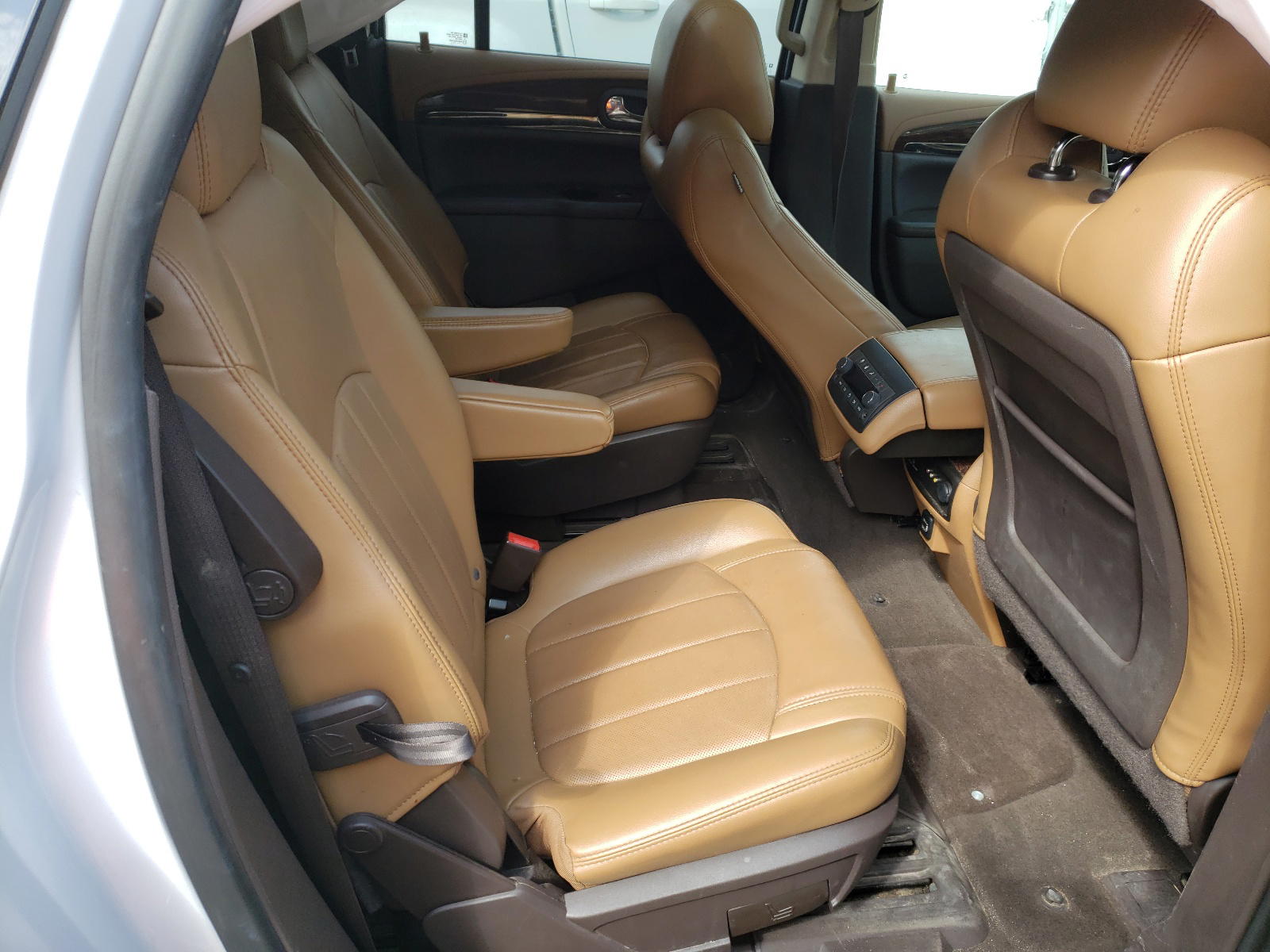 Photo 6 from auction – 2017 BUICK ENCLAVE with VIN 5GAKRCKD6HJ103625
