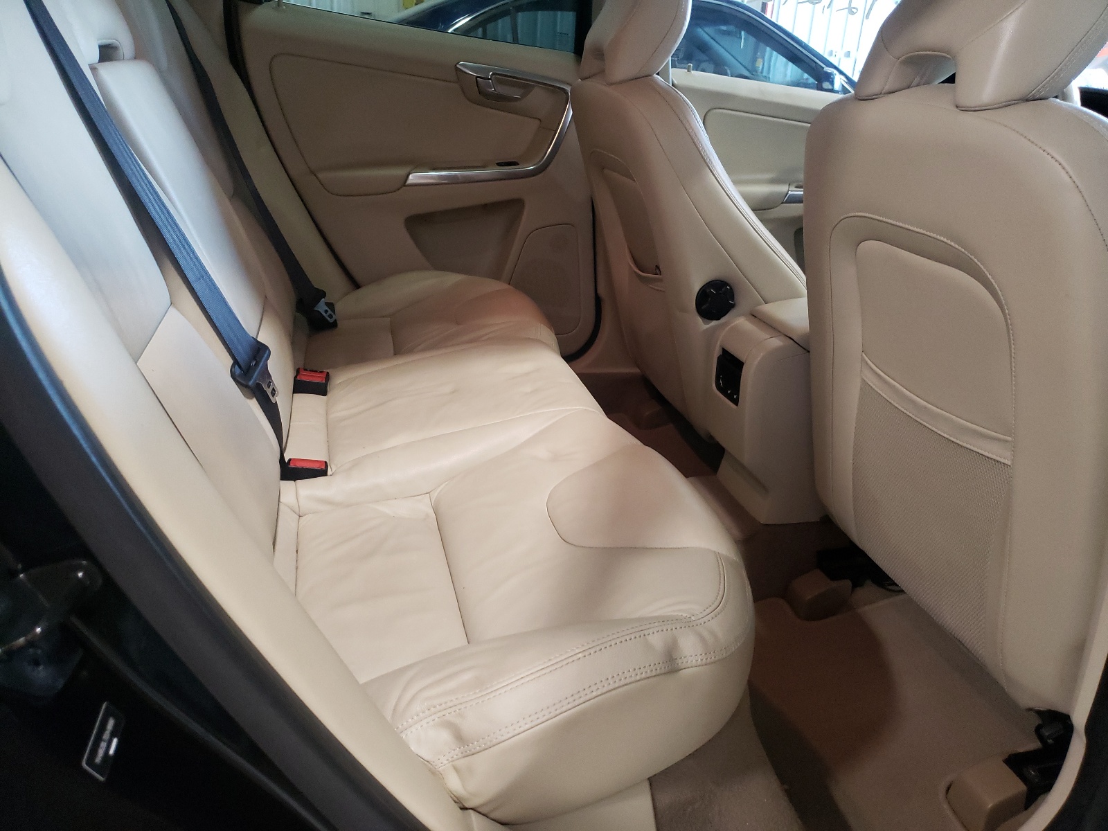 Photo 6 from auction – 2013 VOLVO XC60 3.2 with VIN YV4952DL7D2418992