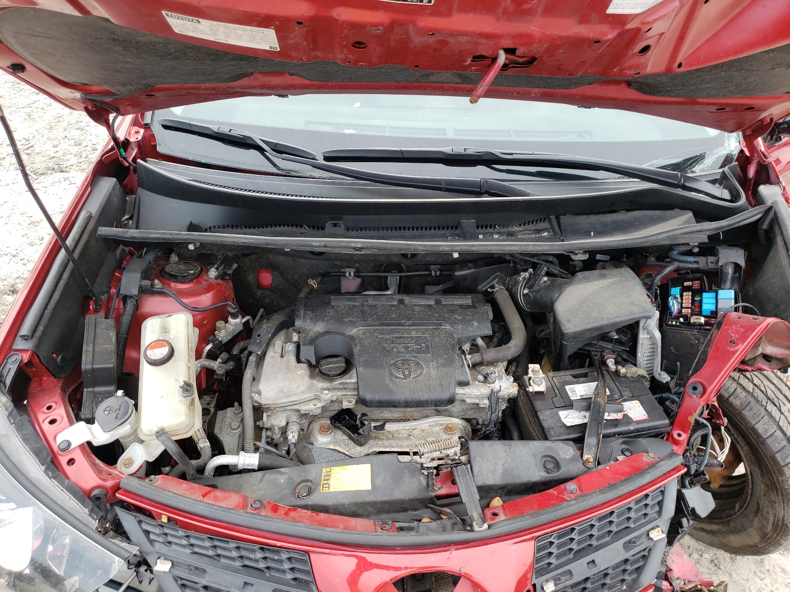 Photo 7 from auction – 2015 TOYOTA RAV4 LE with VIN JTMBFREV1FD111786