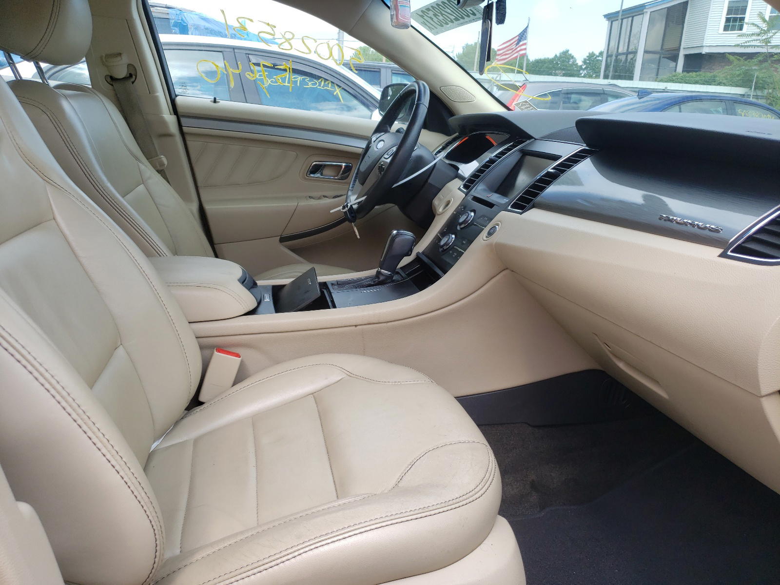 Photo 5 from auction – 2013 FORD TAURUS SEL with VIN 1FAHP2E98DG171079