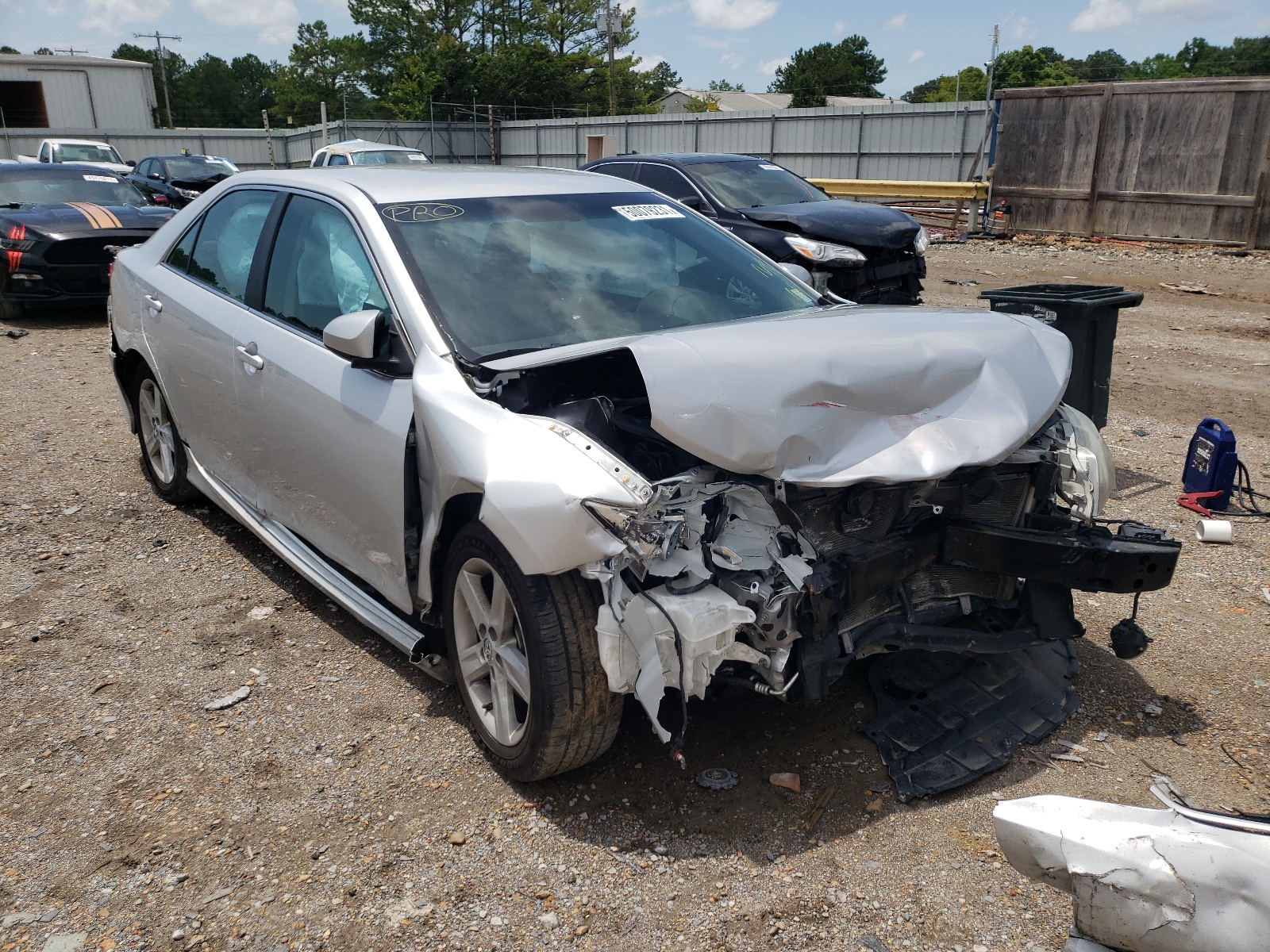 Photo 1 from auction – 2014 TOYOTA CAMRY L with VIN 4T1BF1FK1EU452699