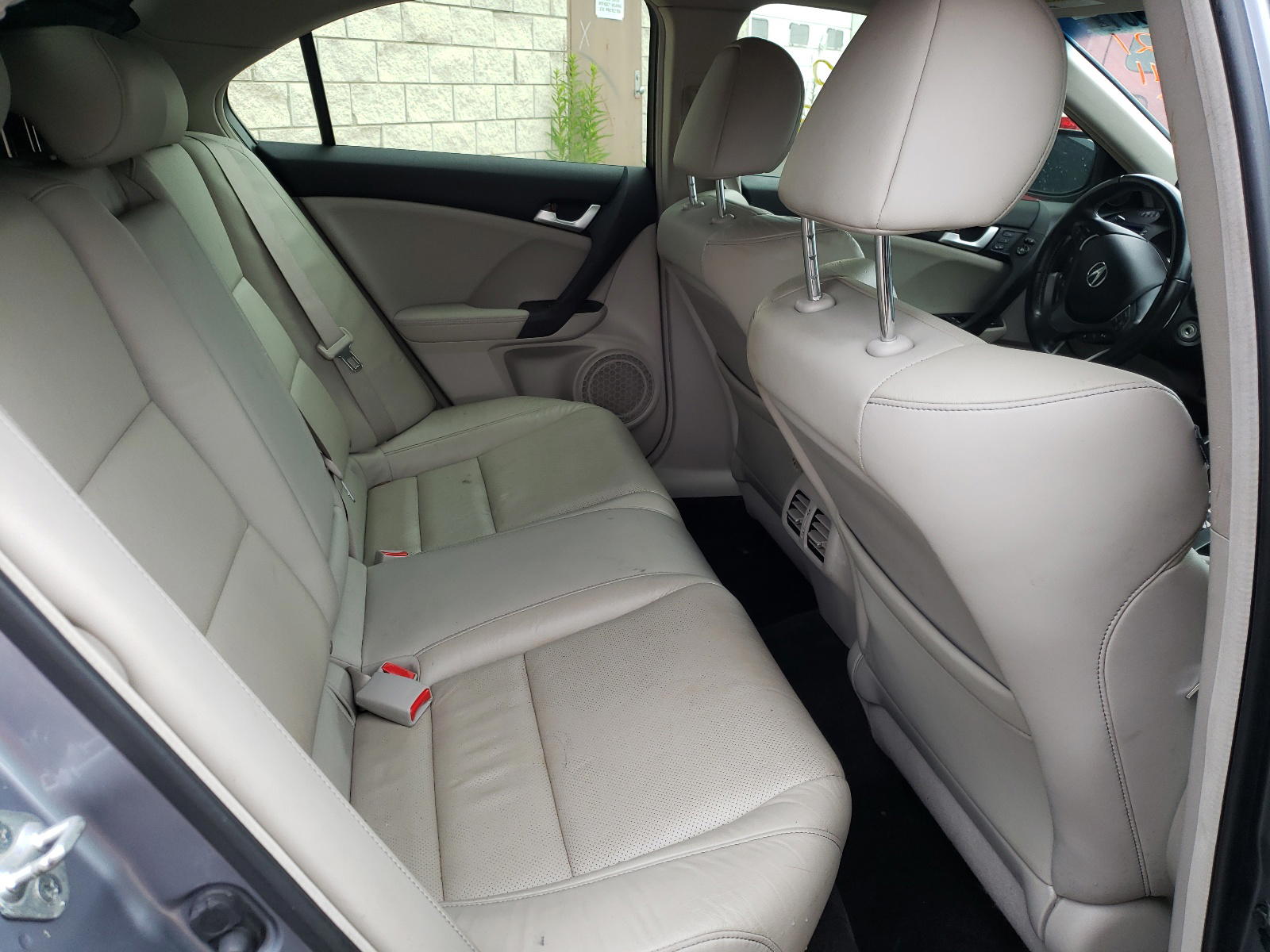 Photo 6 from auction – 2012 ACURA TSX with VIN JH4CU2F40CC020211