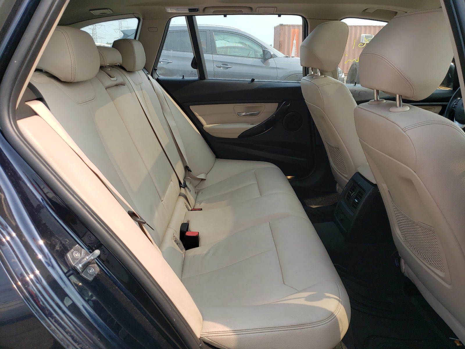 Photo 6 from auction – 2015 BMW 328 XI with VIN WBA3G7C54FK480658
