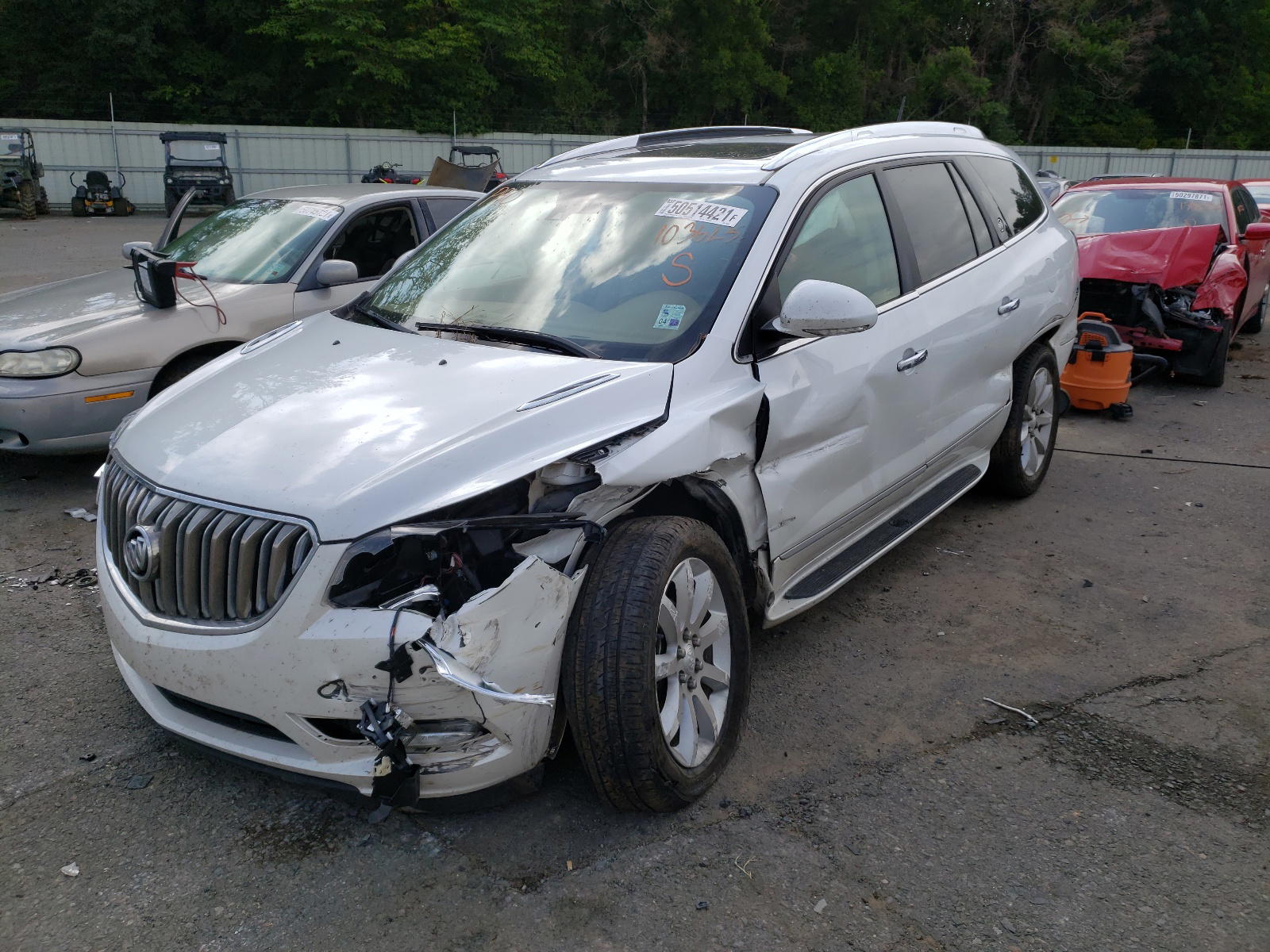 Photo 2 from auction – 2017 BUICK ENCLAVE with VIN 5GAKRCKD6HJ103625