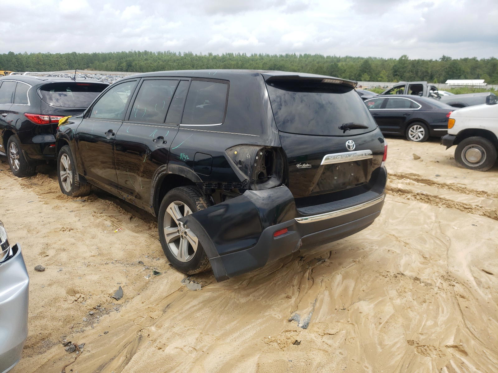 Photo 3 from auction – 2013 TOYOTA HIGHLANDER with VIN 5TDYK3EH3DS110721