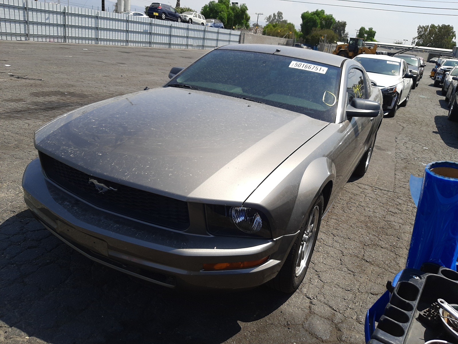 Photo 2 from auction – 2005 FORD MUSTANG with VIN 1ZVFT80N255122281