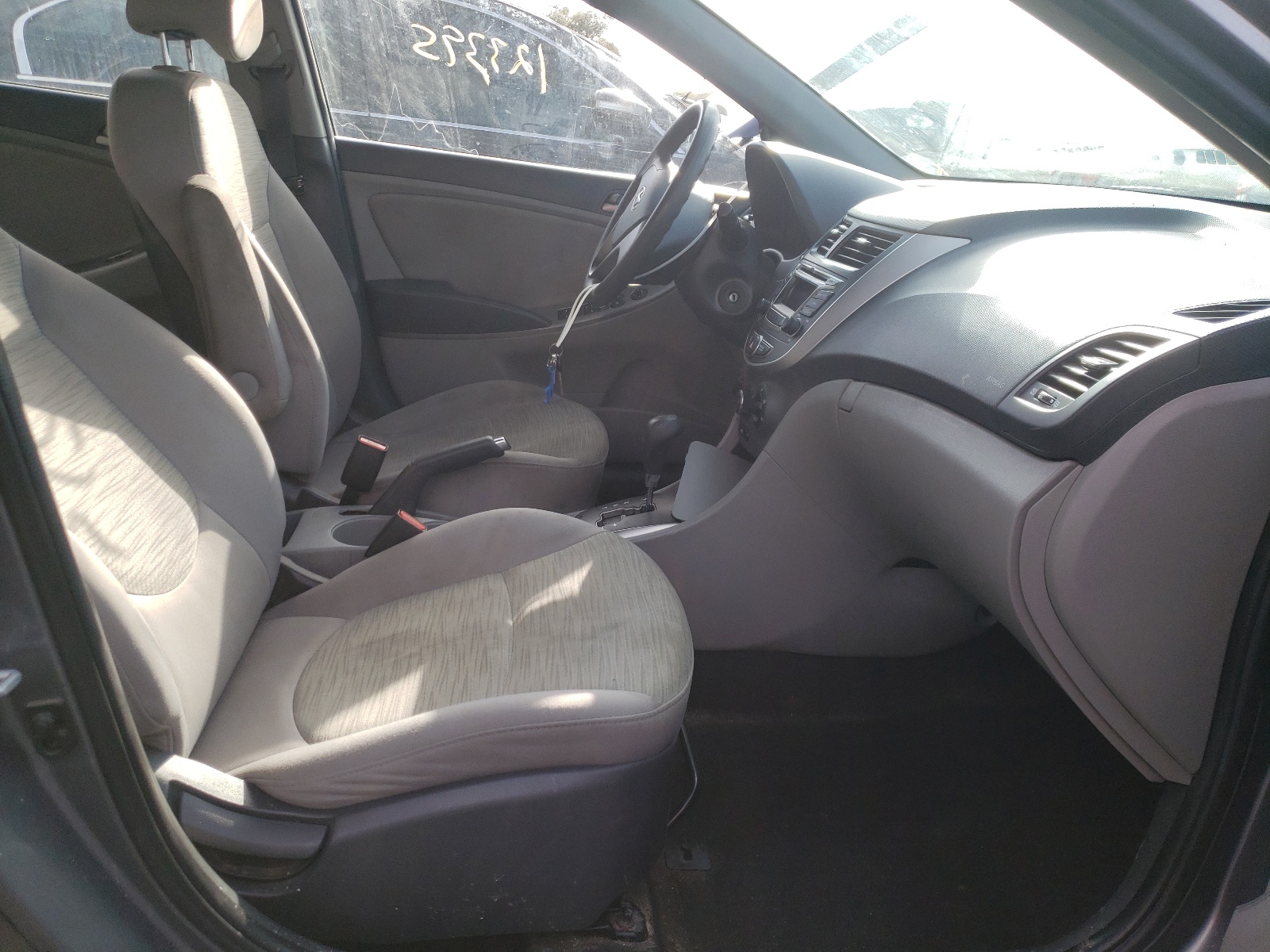 Photo 5 from auction – 2016 HYUNDAI ACCENT SE with VIN KMHCT4AE0GU985873