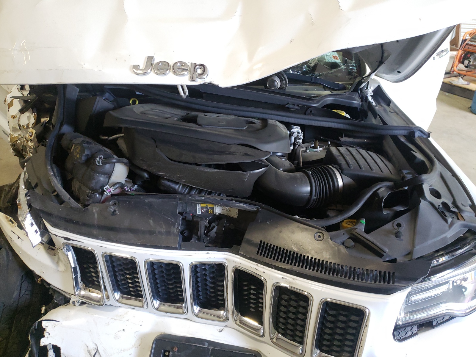 Photo 7 from auction – 2016 JEEP GRAND CHER with VIN 1C4RJFCG2GC469891