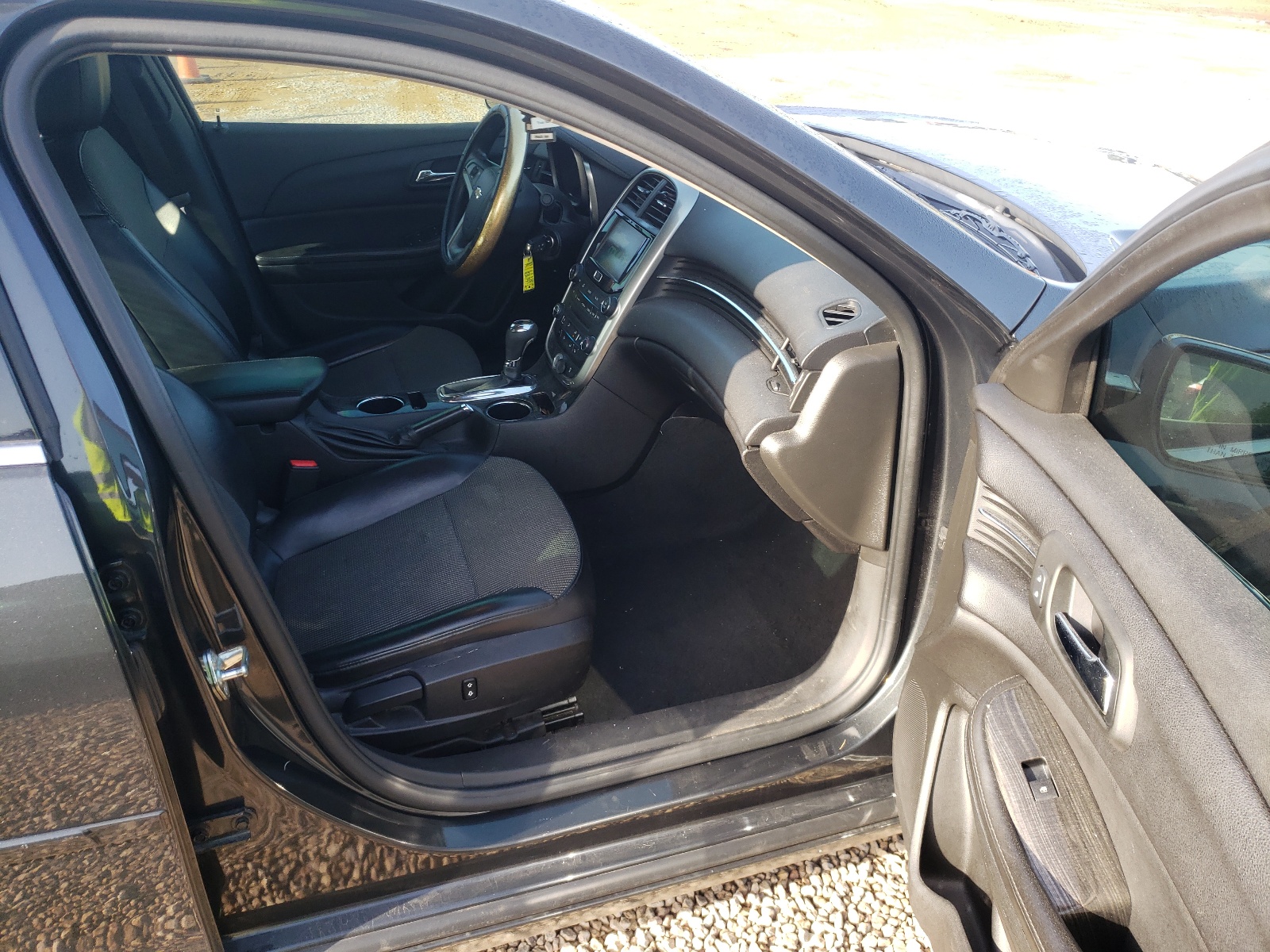 Photo 5 from auction – 2015 CHEVROLET MALIBU 1LT with VIN 1G11C5SL6FF305596