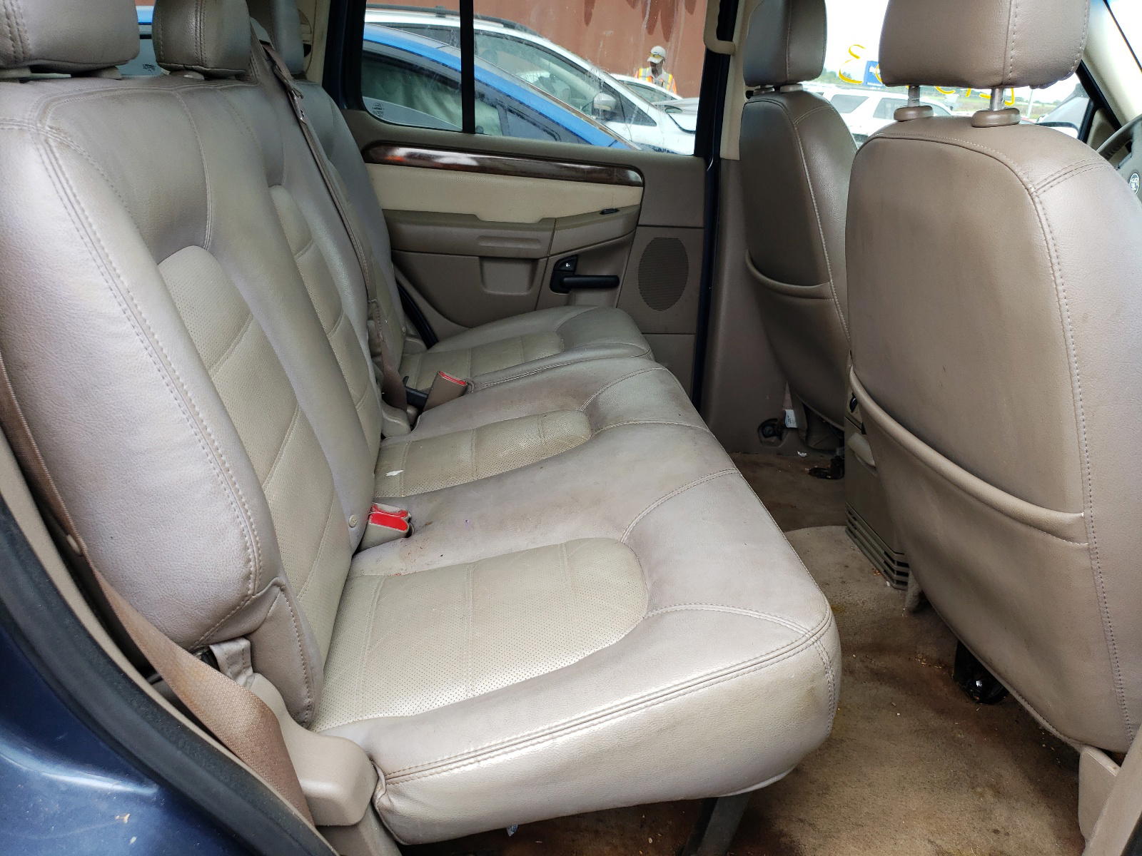 Photo 6 from auction – 2004 FORD EXPLORER E with VIN 1FMDU64K34UA63060