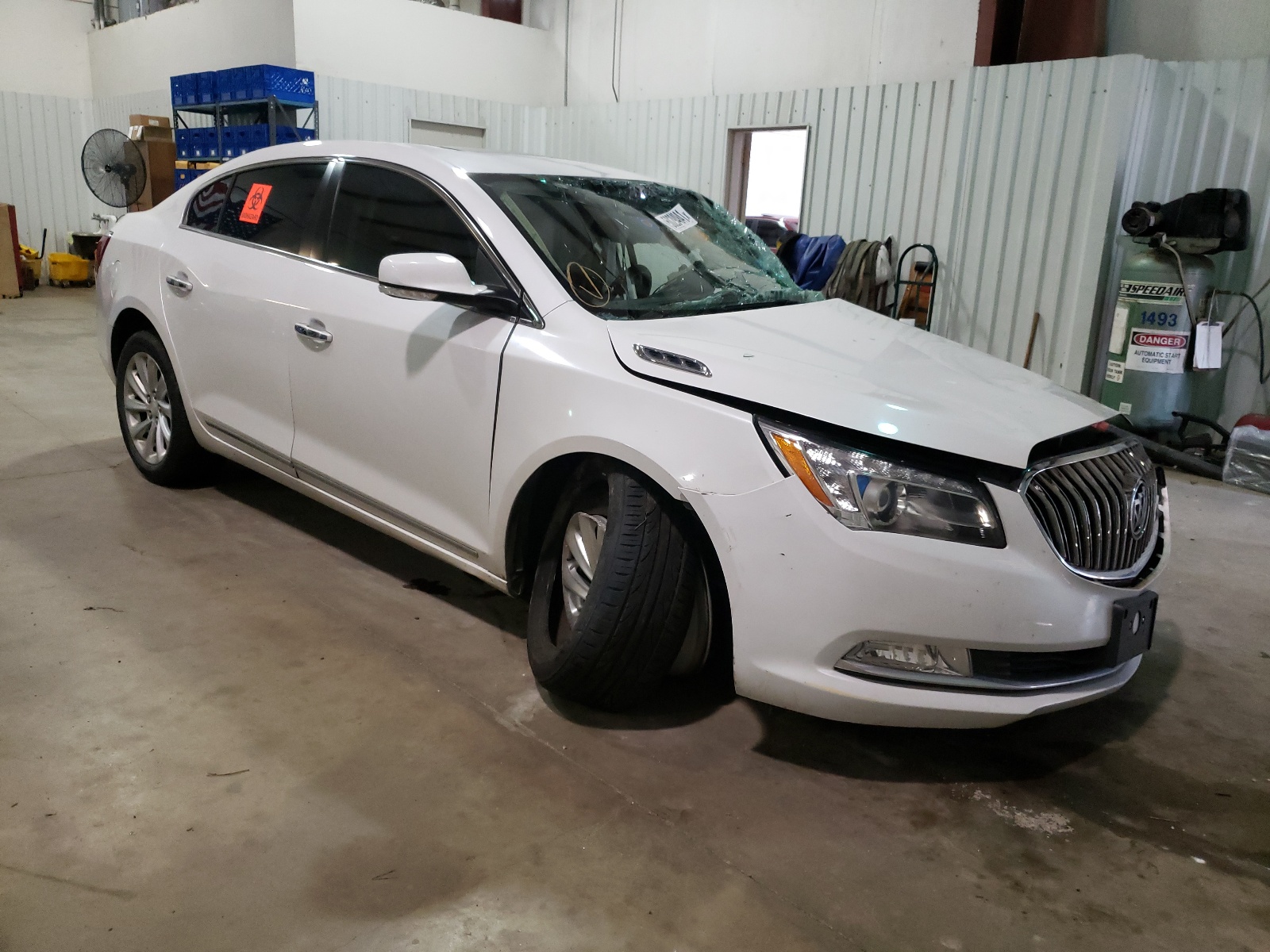 BUICK LACROSSE 2015 z numerem VIN 1G4GB5G30FF144218 - Zdjęcie z aukcji