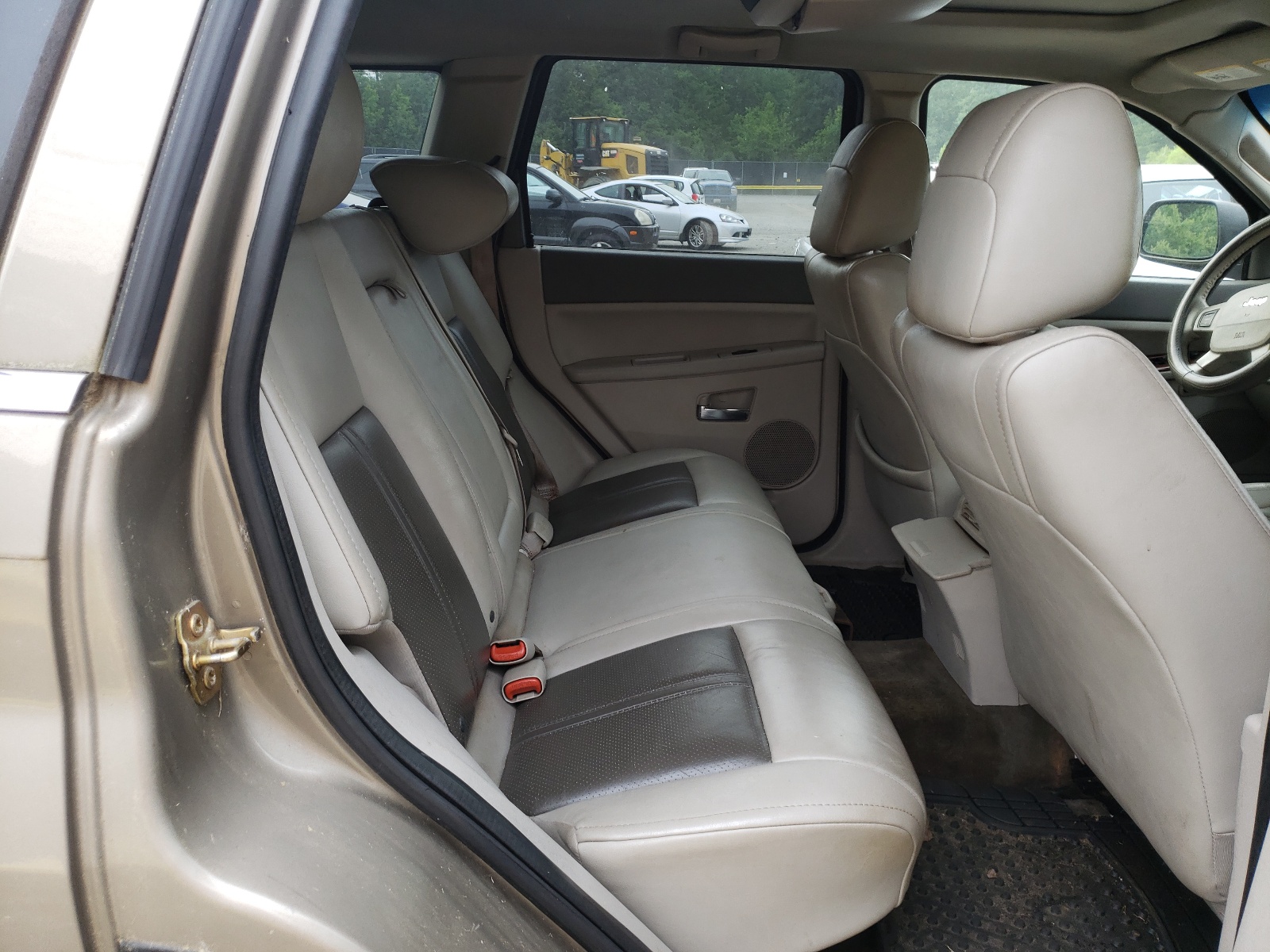 Photo 6 from auction – 2005 JEEP GRAND CHER with VIN 1J4HR58285C677809