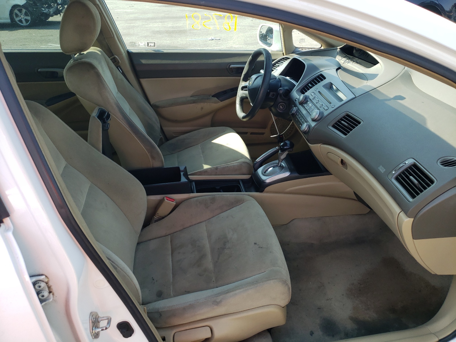 Photo 5 from auction – 2008 HONDA CIVIC LX with VIN 2HGFA16528H345930