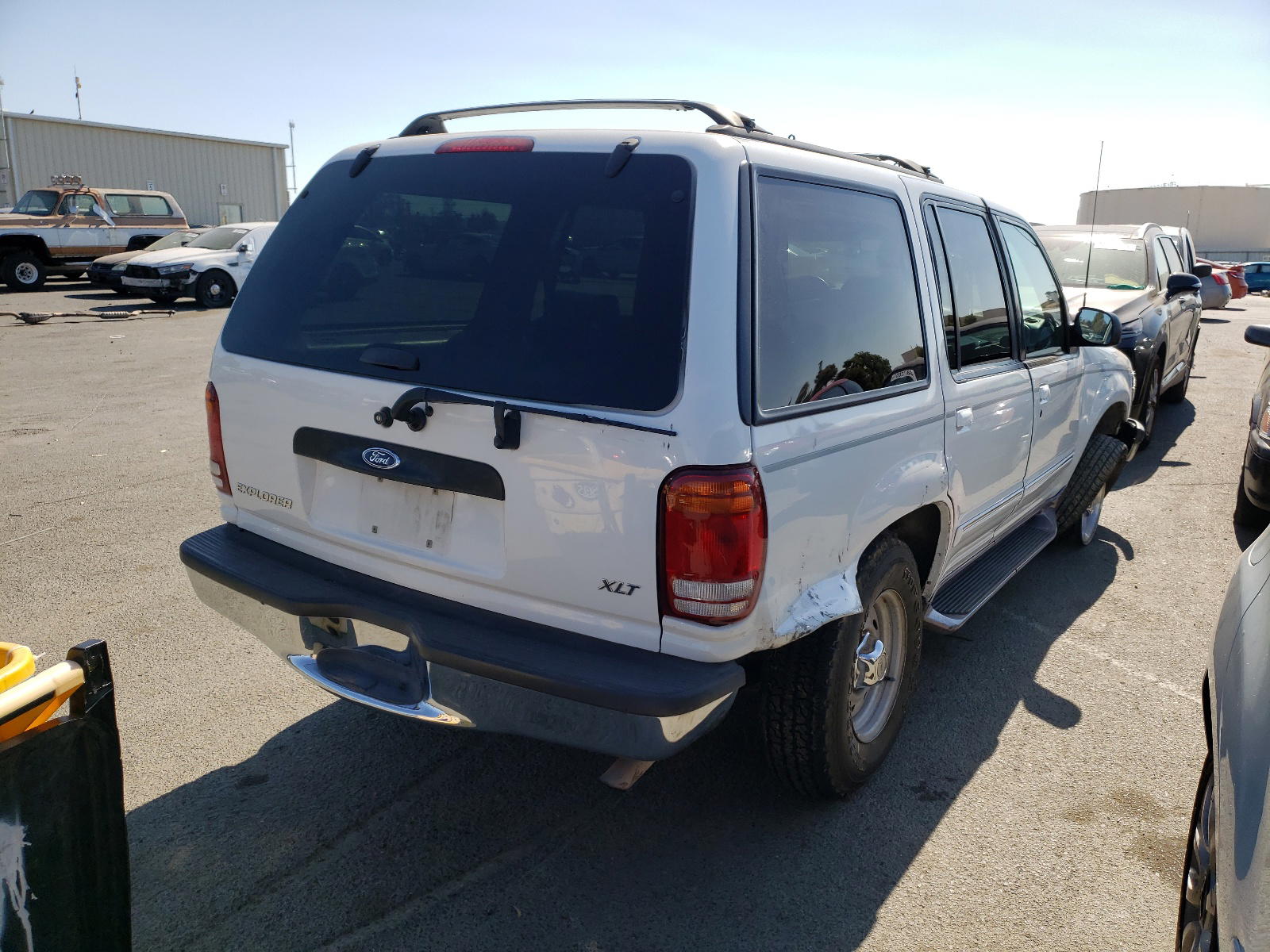Photo 4 from auction – 1998 FORD EXPLORER with VIN 1FMZU32E1WZB35543