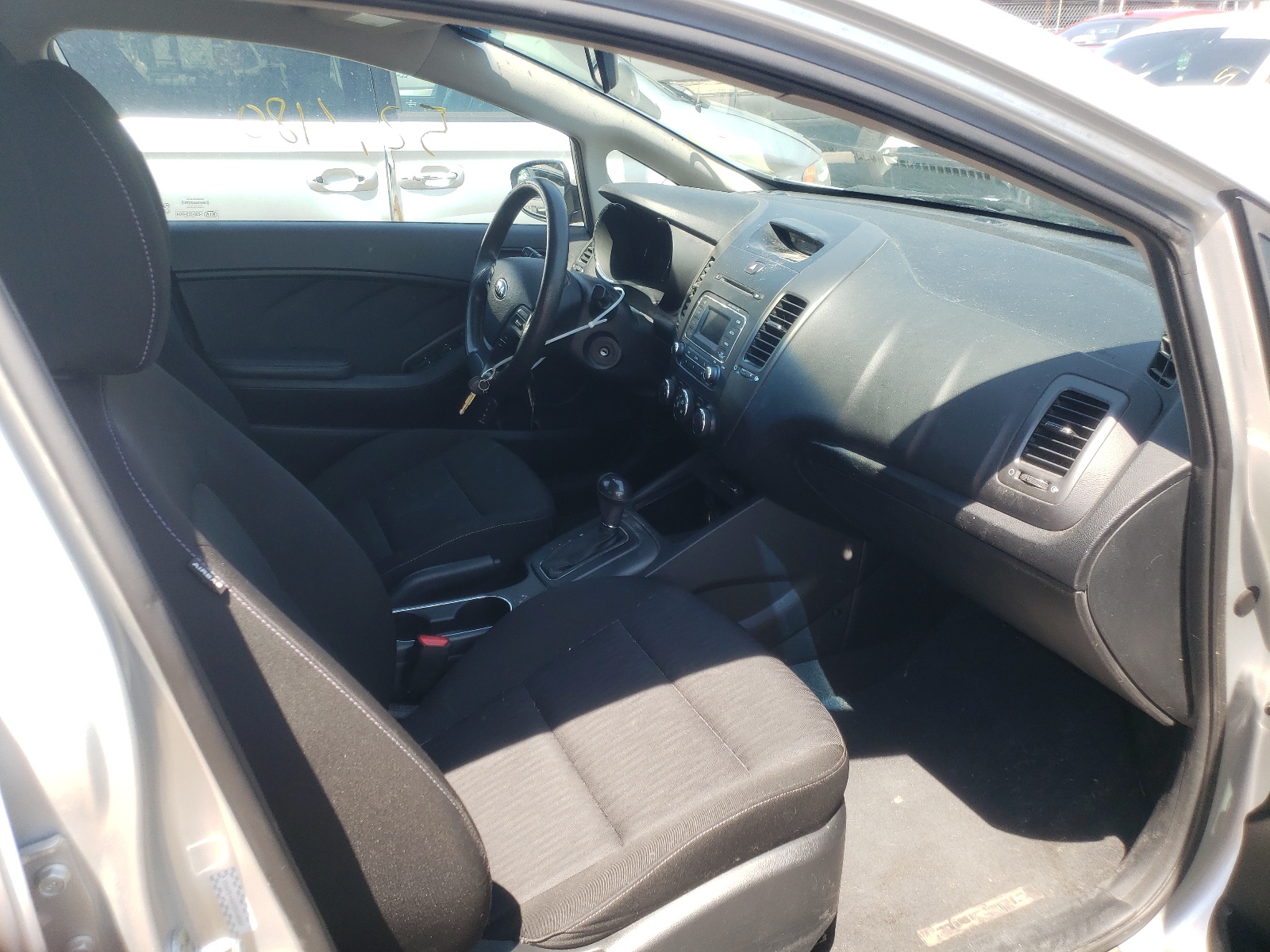 Zdjęcie 5 z aukcji – 2014 KIA FORTE LX z VIN KNAFK4A63E5148987