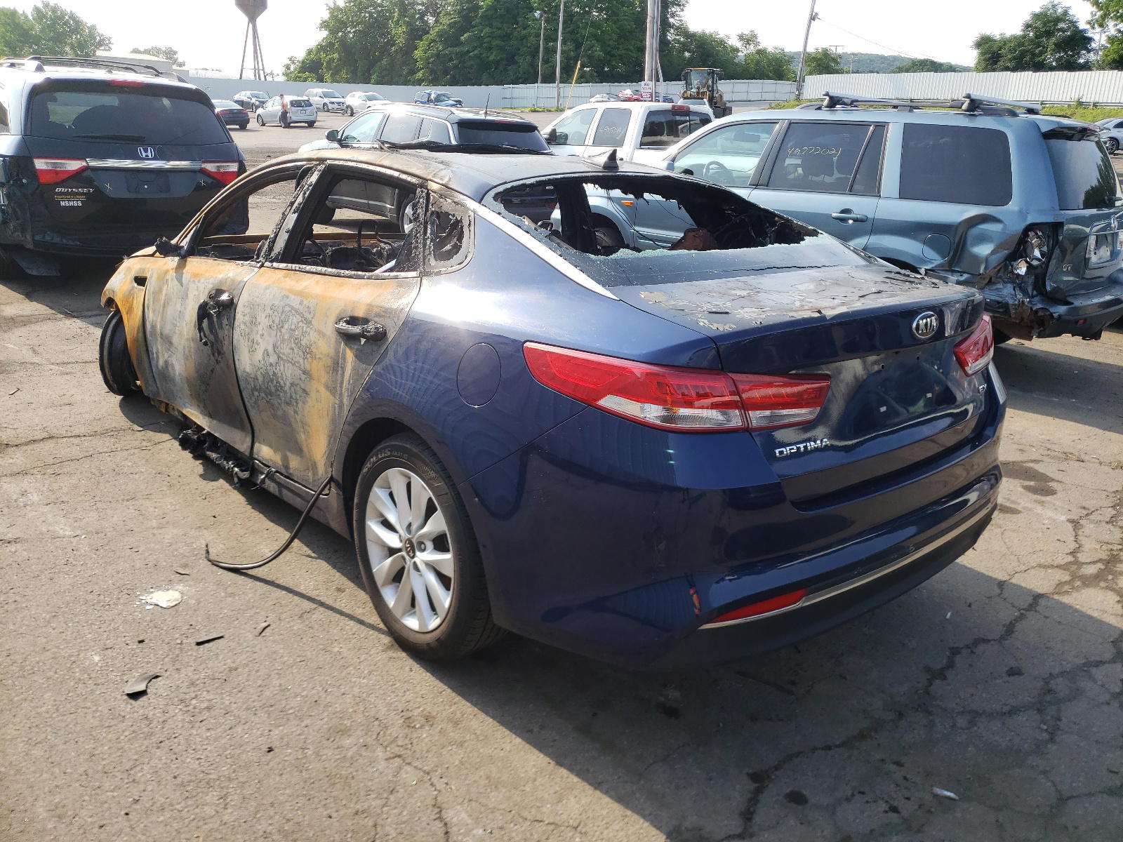 Photo 3 from auction – 2016 KIA OPTIMA EX with VIN 5XXGU4L39GG115396
