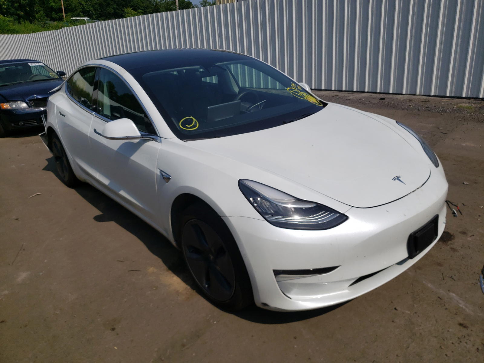 TESLA MODEL 3 2019 with VIN 5YJ3E1EB9KF433495 - Photo from auction