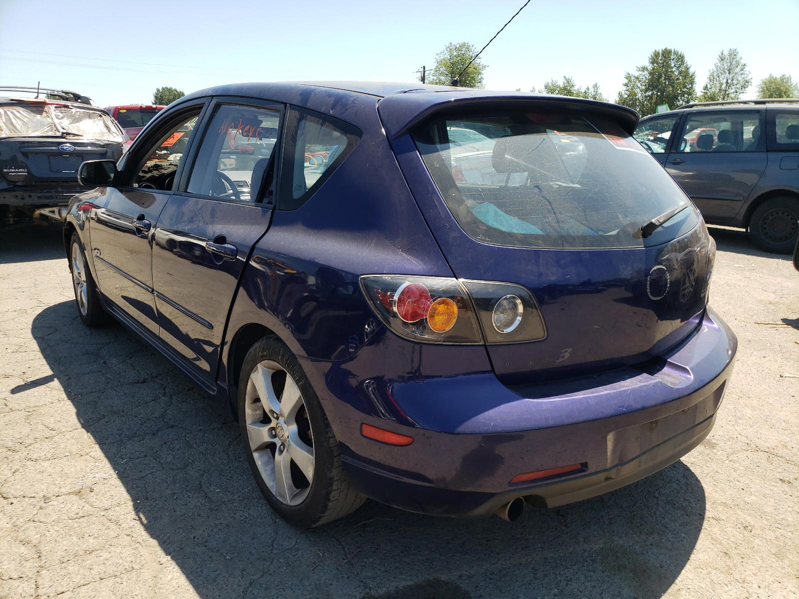 Photo 3 from auction – 2004 MAZDA 3 HATCHBAC with VIN JM1BK143241185701