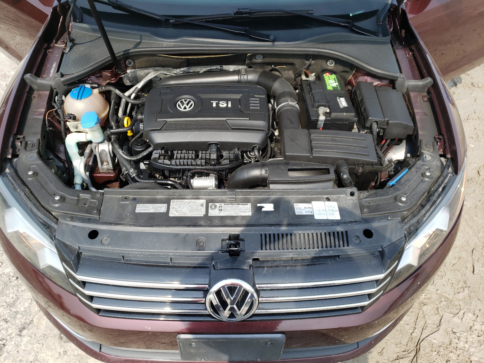 Photo 7 from auction – 2014 VOLKSWAGEN PASSAT SE with VIN 1VWBT7A36EC042483