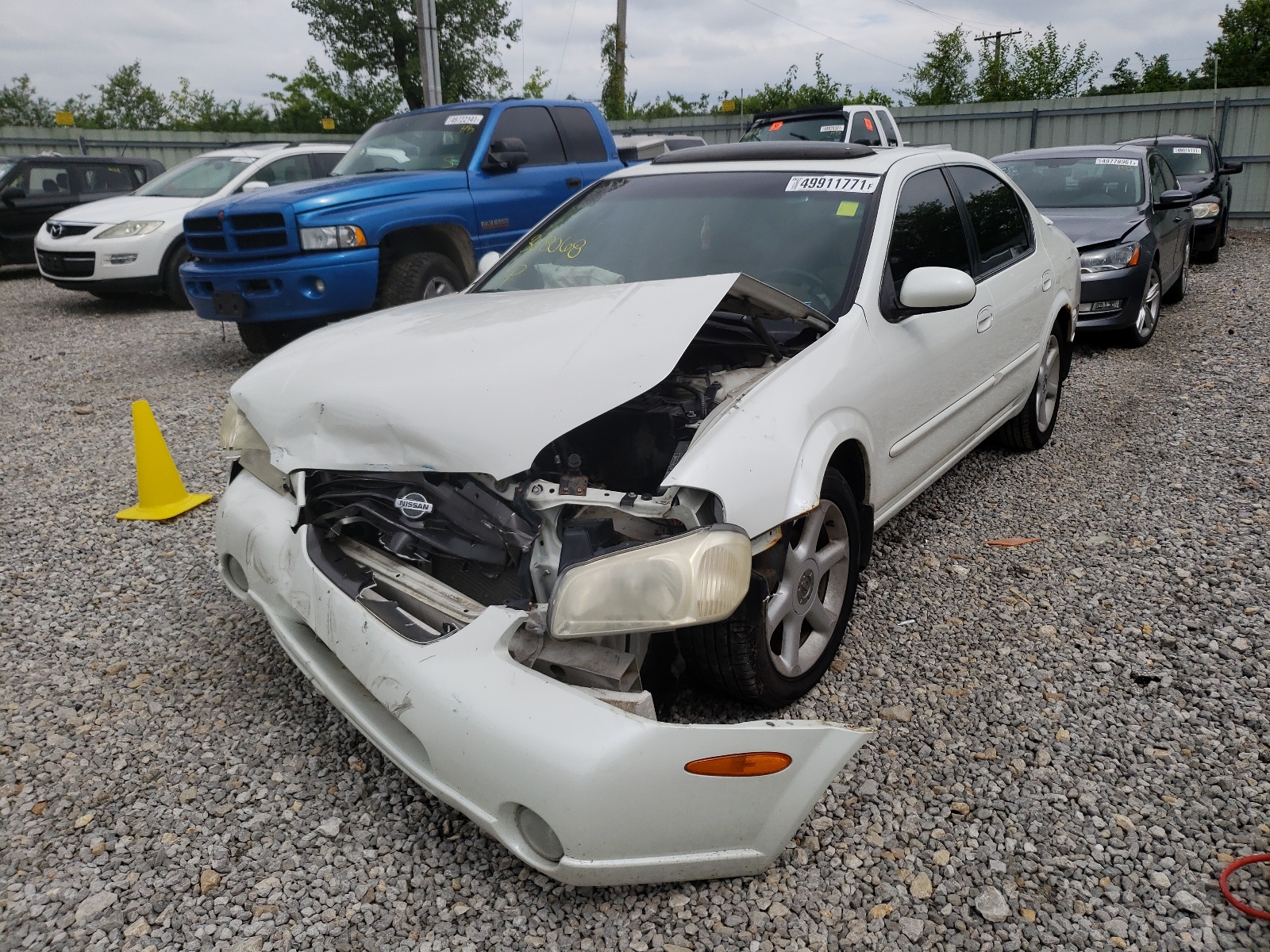 Photo 2 from auction – 2001 NISSAN MAXIMA GXE with VIN JN1CA31A81T308068