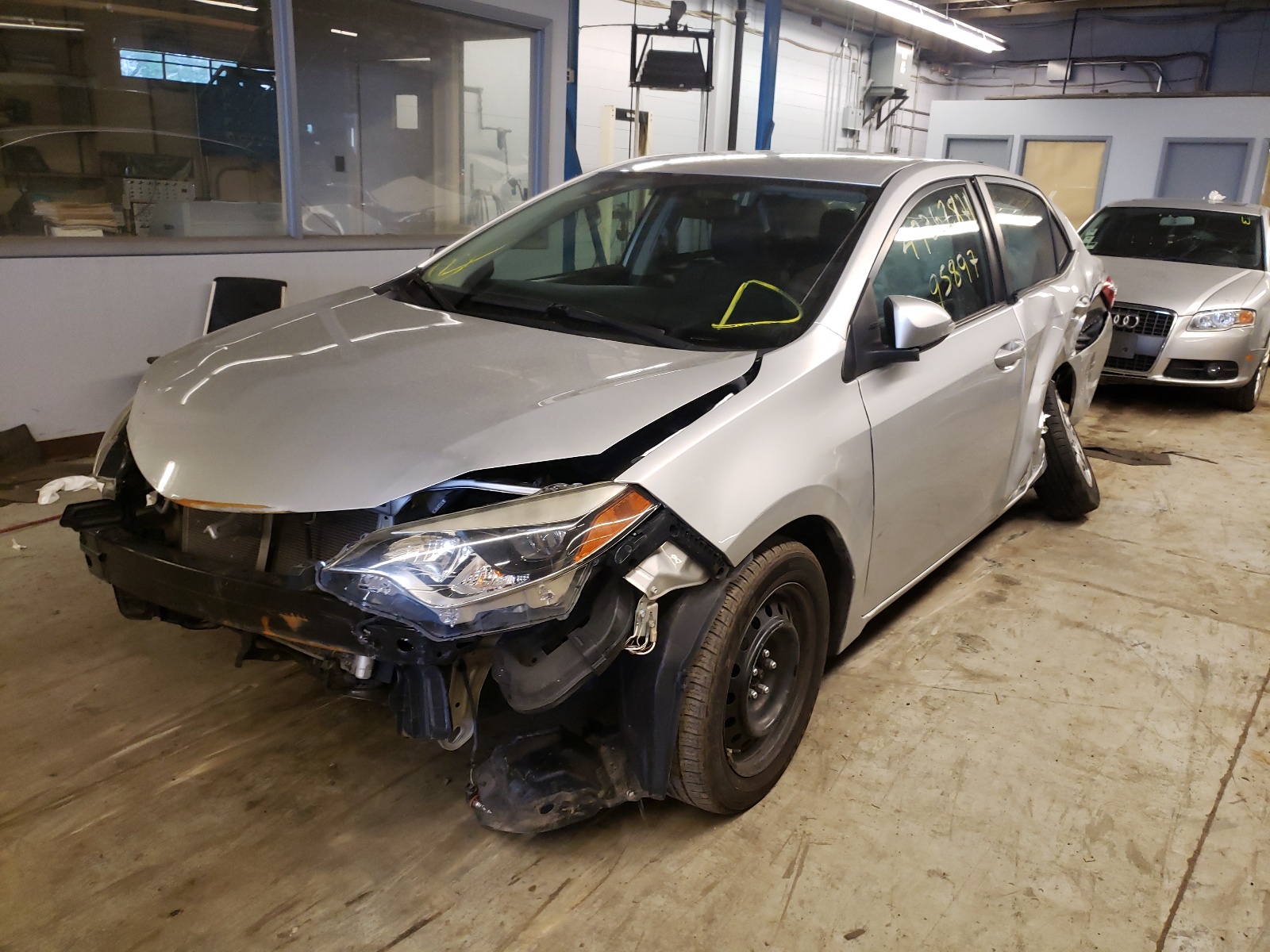 Photo 2 from auction – 2015 TOYOTA COROLLA L with VIN 5YFBURHE3FP250770
