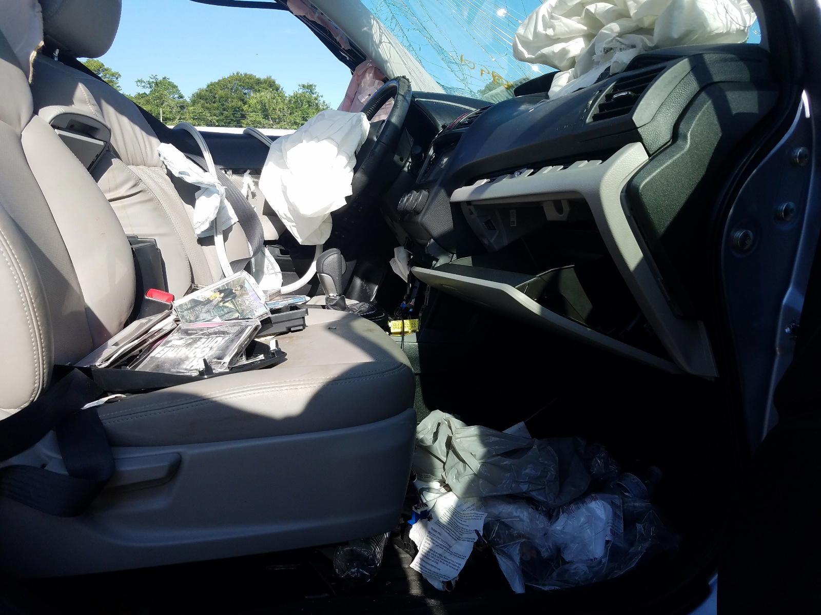 Photo 5 from auction – 2015 SUBARU FORESTER 2 with VIN JF2SJAWC1FH561686