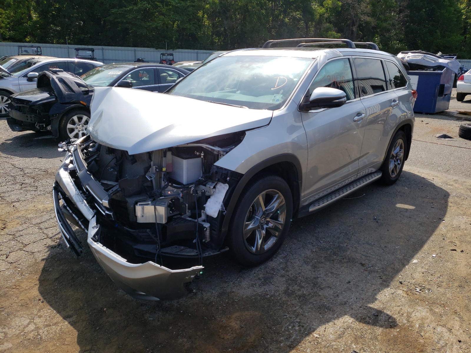 Photo 2 from auction – 2018 TOYOTA HIGHLANDER with VIN 5TDDZRFH0JS875229