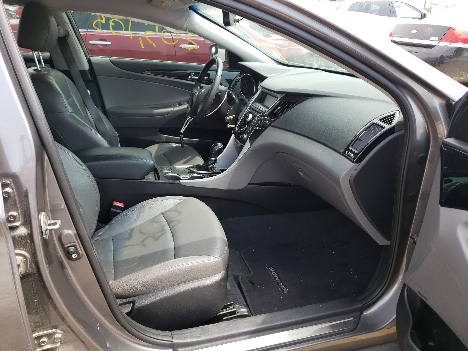 Photo 5 from auction – 2011 HYUNDAI SONATA SE with VIN 5NPEC4AC0BH131965