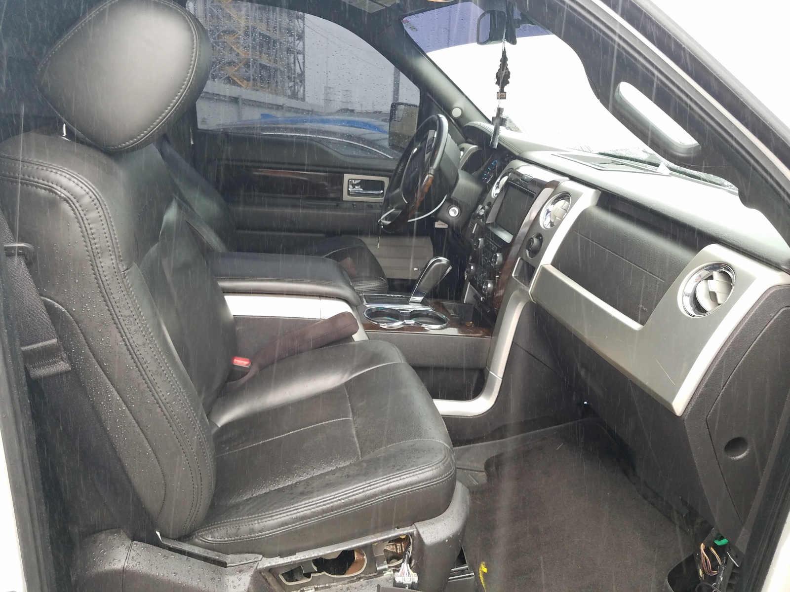 Photo 5 from auction – 2013 FORD F150 SUPER with VIN 1FTFW1E62DFA16442