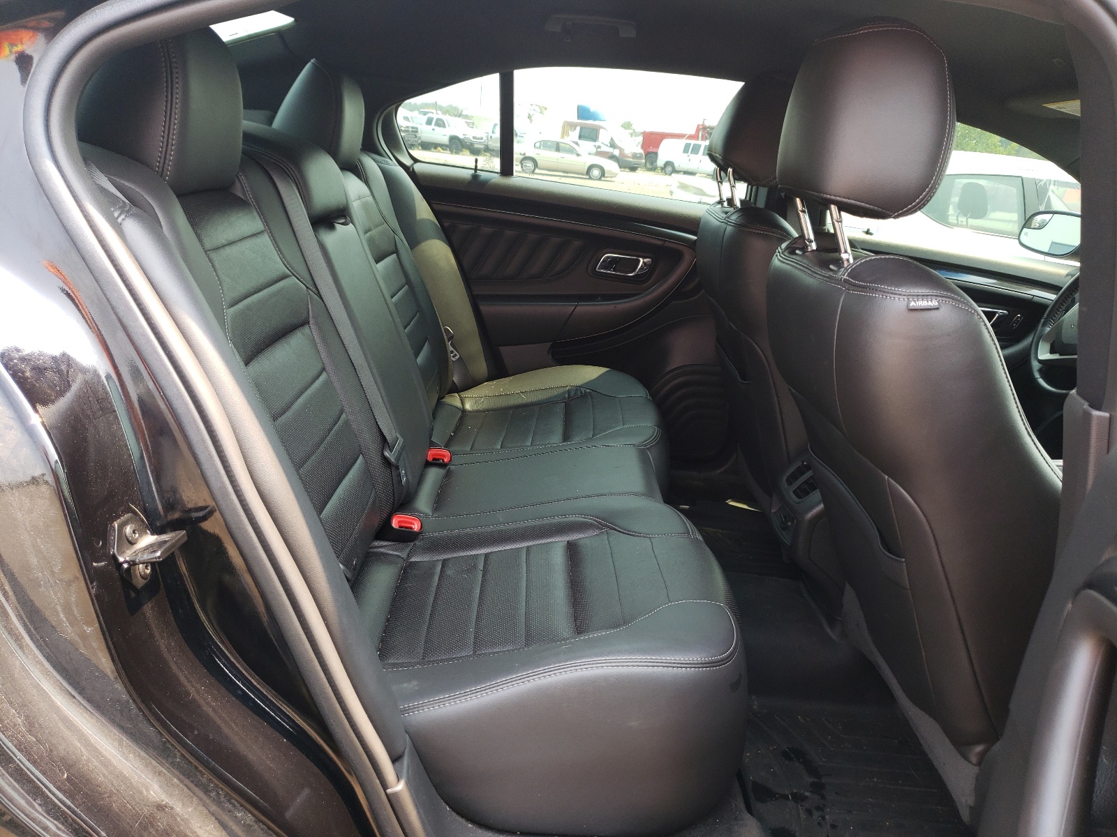 Photo 6 from auction – 2016 FORD TAURUS SHO with VIN 1FAHP2KT8GG147062
