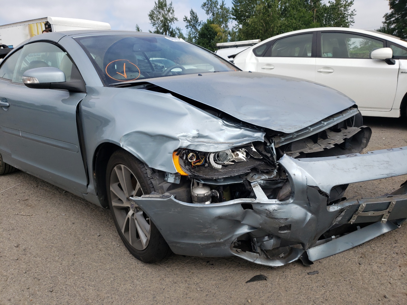 Photo 9 from auction – 2010 VOLVO C70 T5 with VIN YV1672MC4AJ093911