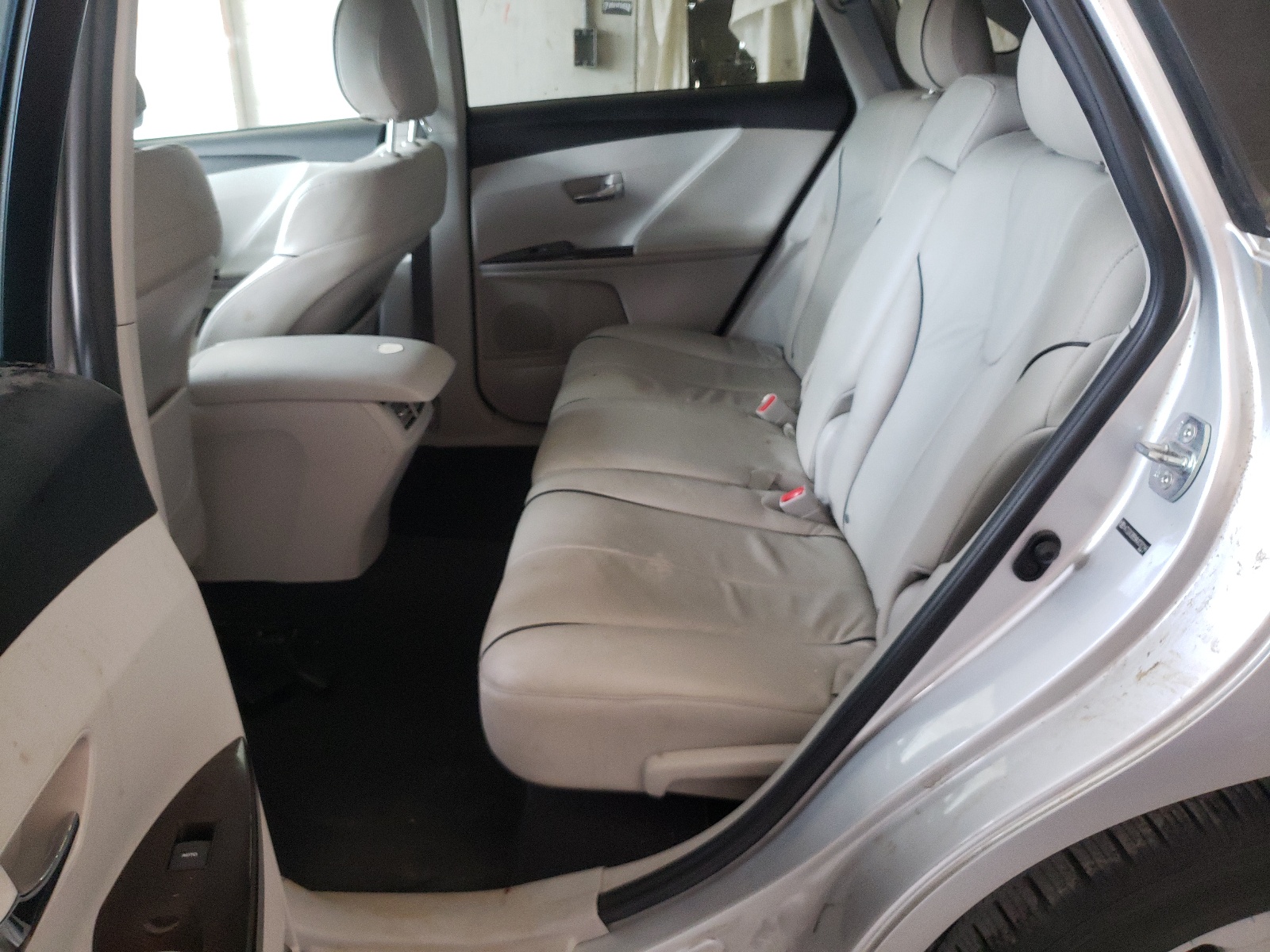 Photo 6 from auction – 2010 TOYOTA VENZA with VIN 4T3ZA3BB9AU030146