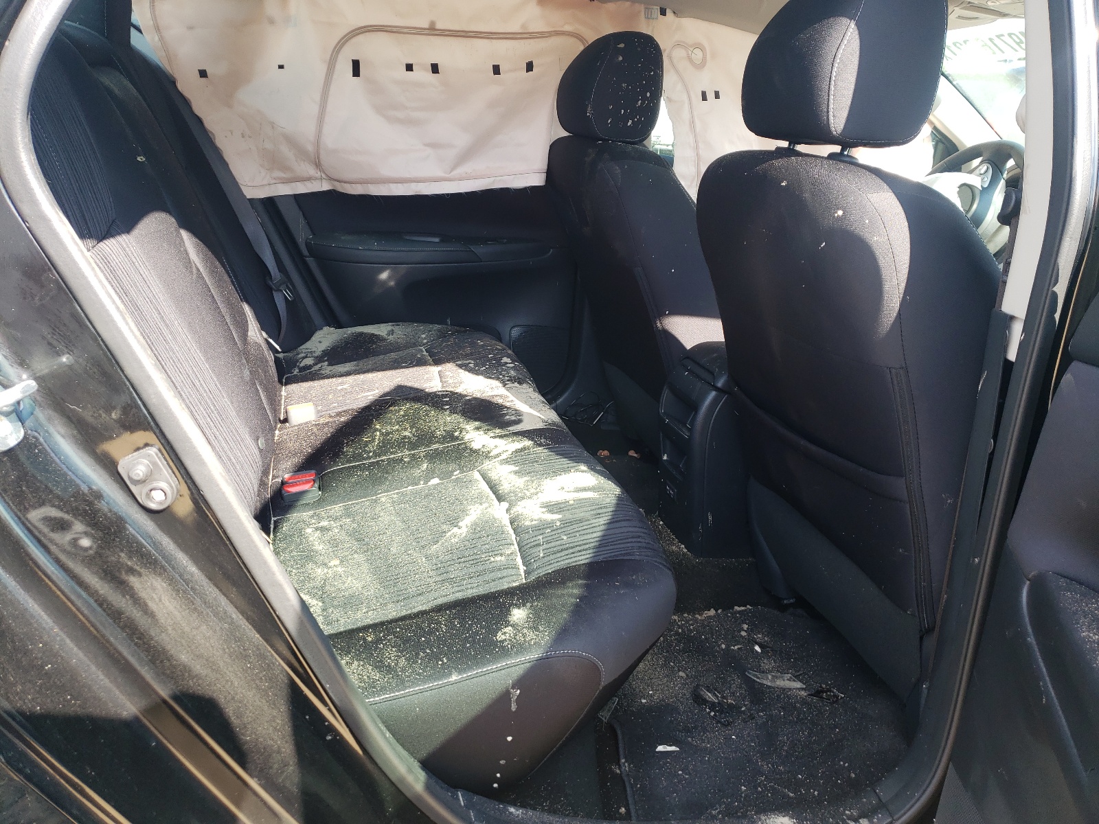 Photo 6 from auction – 2017 NISSAN SENTRA S with VIN 3N1AB7AP8HY367915