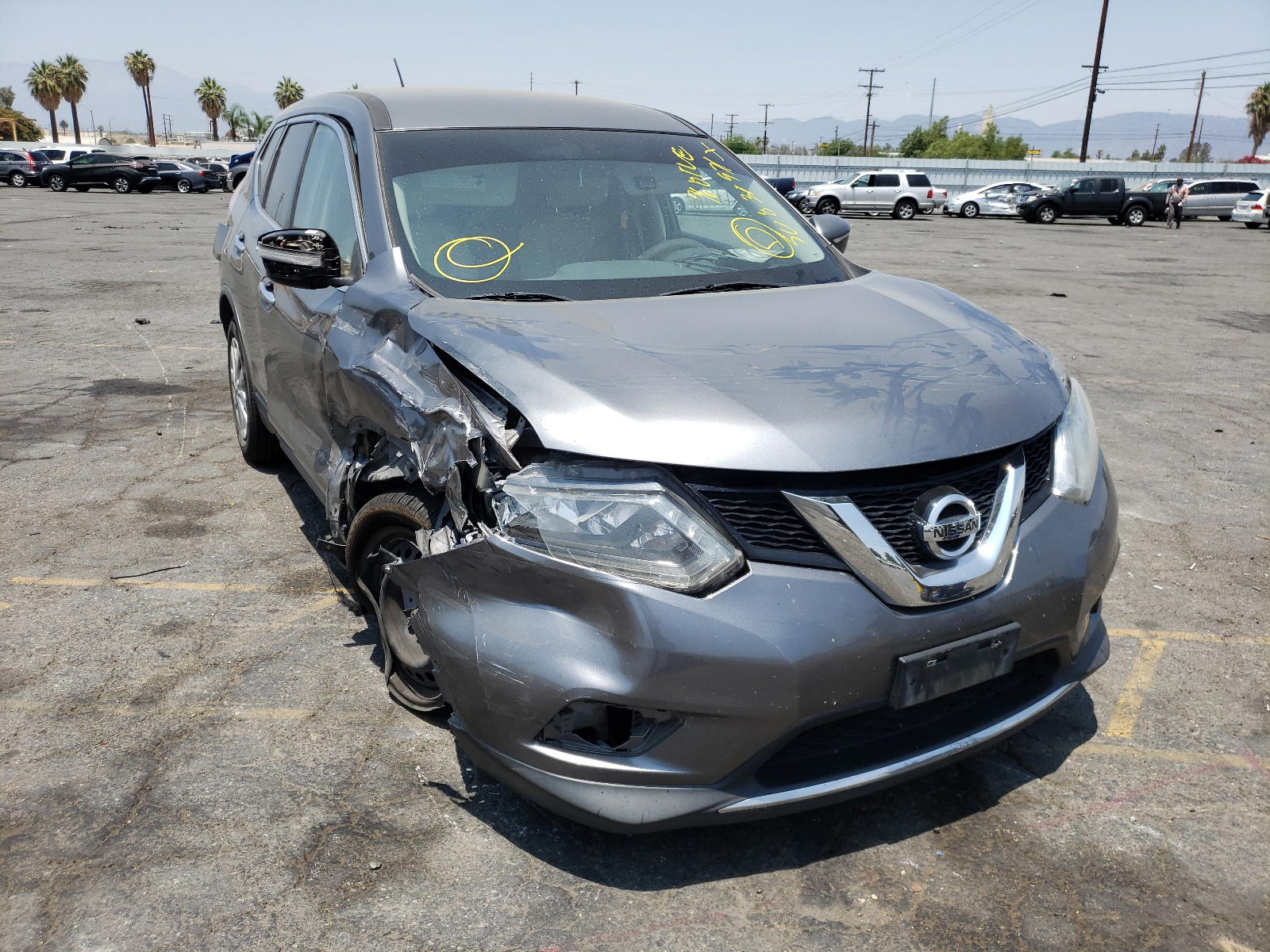 NISSAN ROGUE S 2015 with VIN KNMAT2MT8FP517817 - Photo from auction