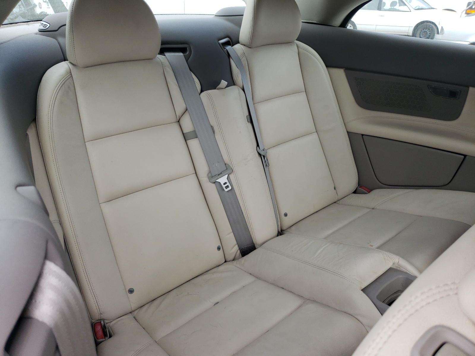 Photo 6 from auction – 2010 VOLVO C70 T5 with VIN YV1672MC4AJ093911