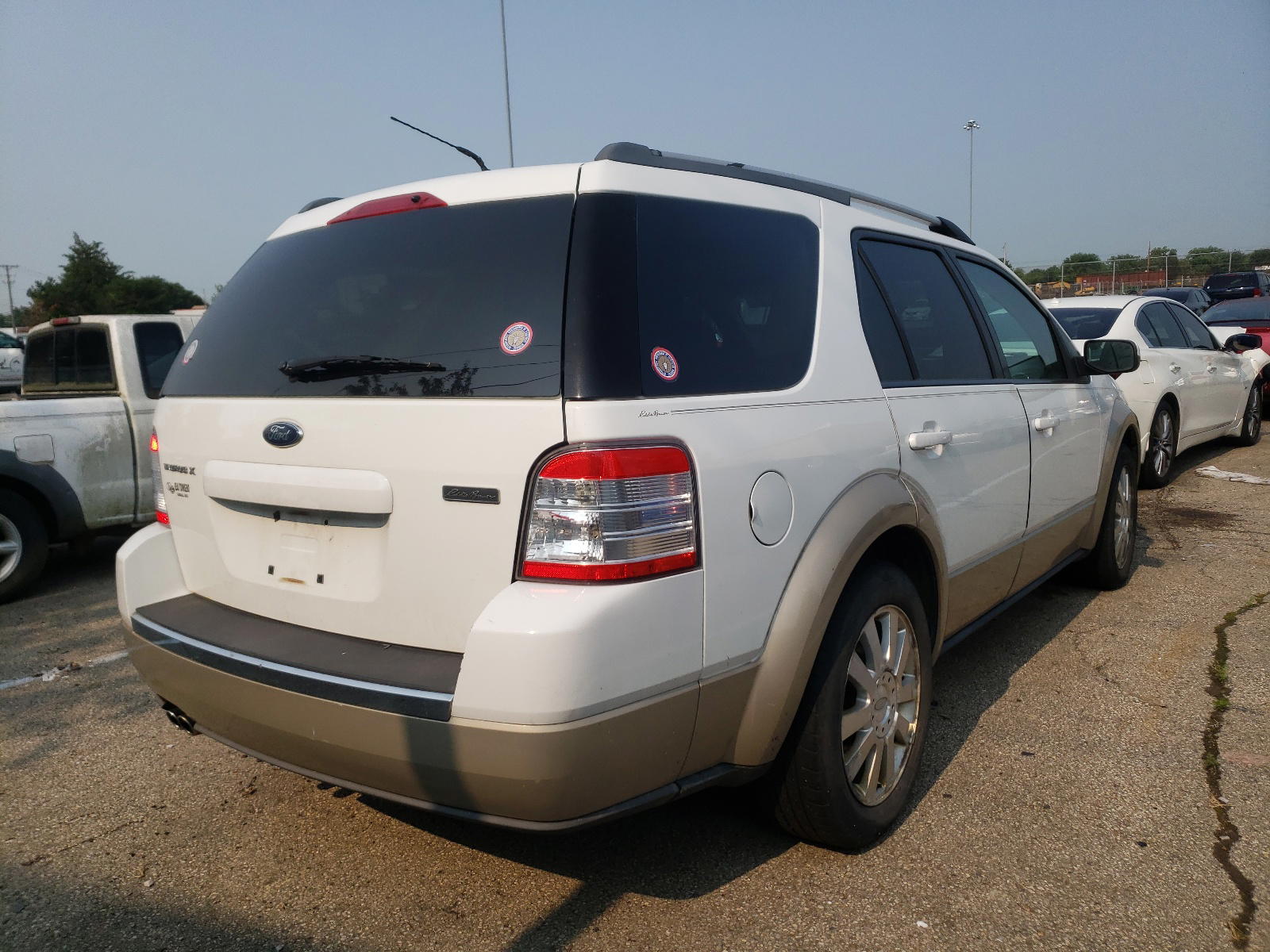 Photo 4 from auction – 2008 FORD TAURUS X E with VIN 1FMDK07W48GA28114