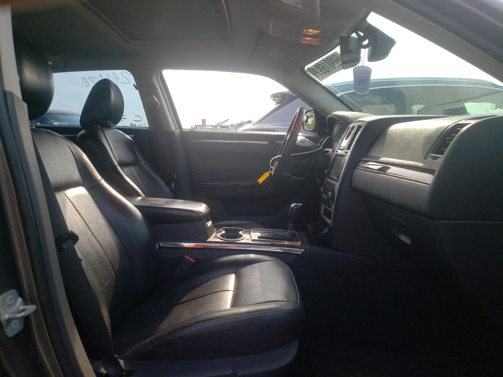 Photo 5 from auction – 2010 CHRYSLER 300 LIMITE with VIN 2C3CA3CV1AH126517