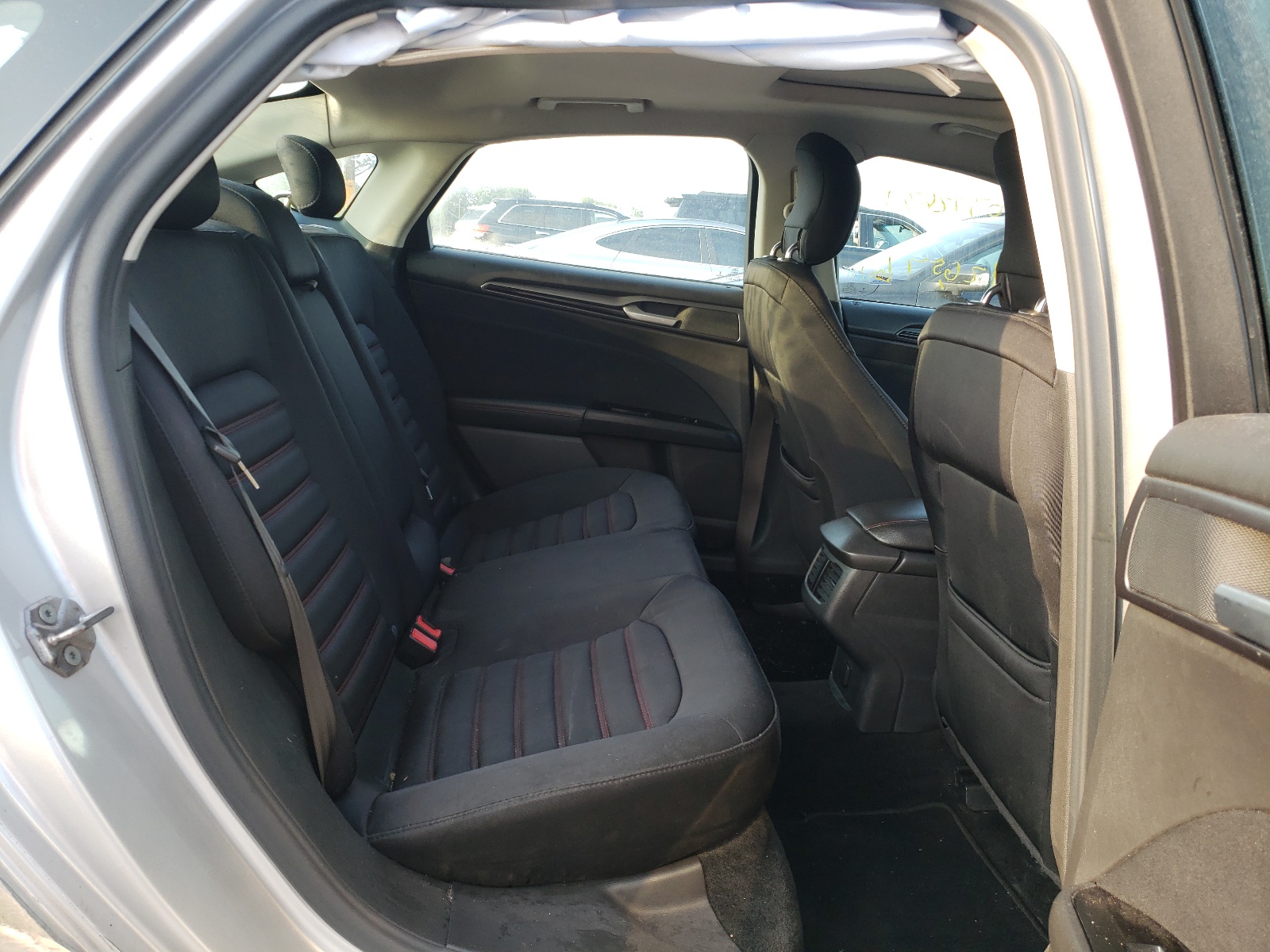 Photo 6 from auction – 2013 FORD FUSION SE with VIN 3FA6P0HR8DR321496