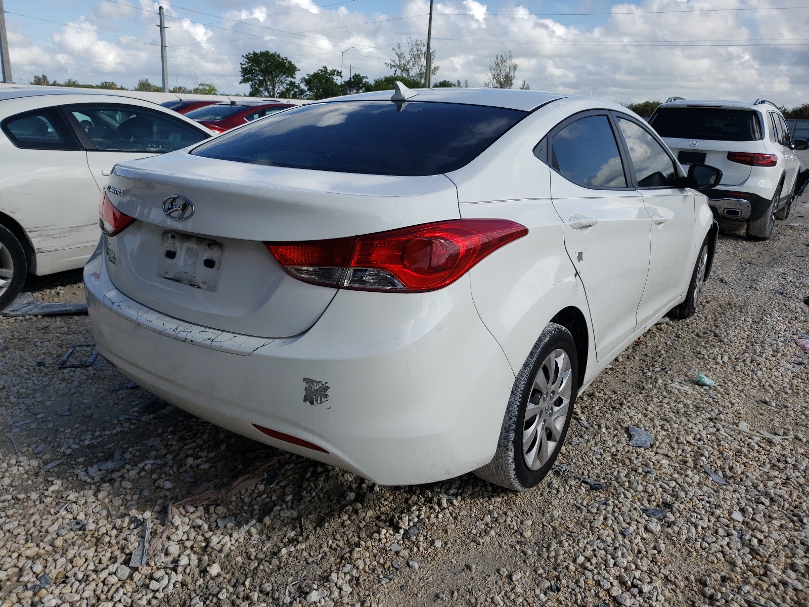 Photo 4 from auction – 2012 HYUNDAI ELANTRA GL with VIN 5NPDH4AE3CH091154