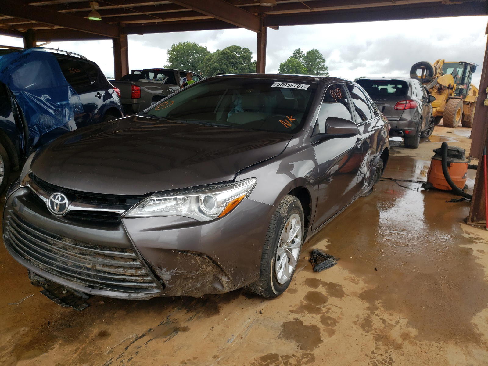 Photo 2 from auction – 2016 TOYOTA CAMRY LE with VIN 4T4BF1FK7GR579093