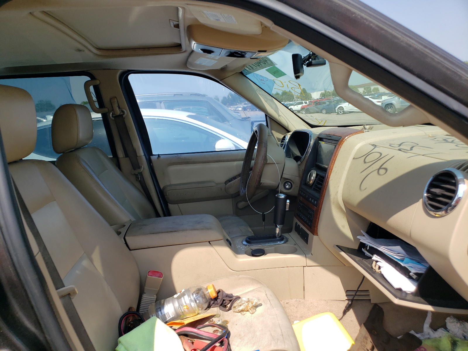 Photo 5 from auction – 2006 FORD EXPLORER E with VIN 1FMEU74876UA82504