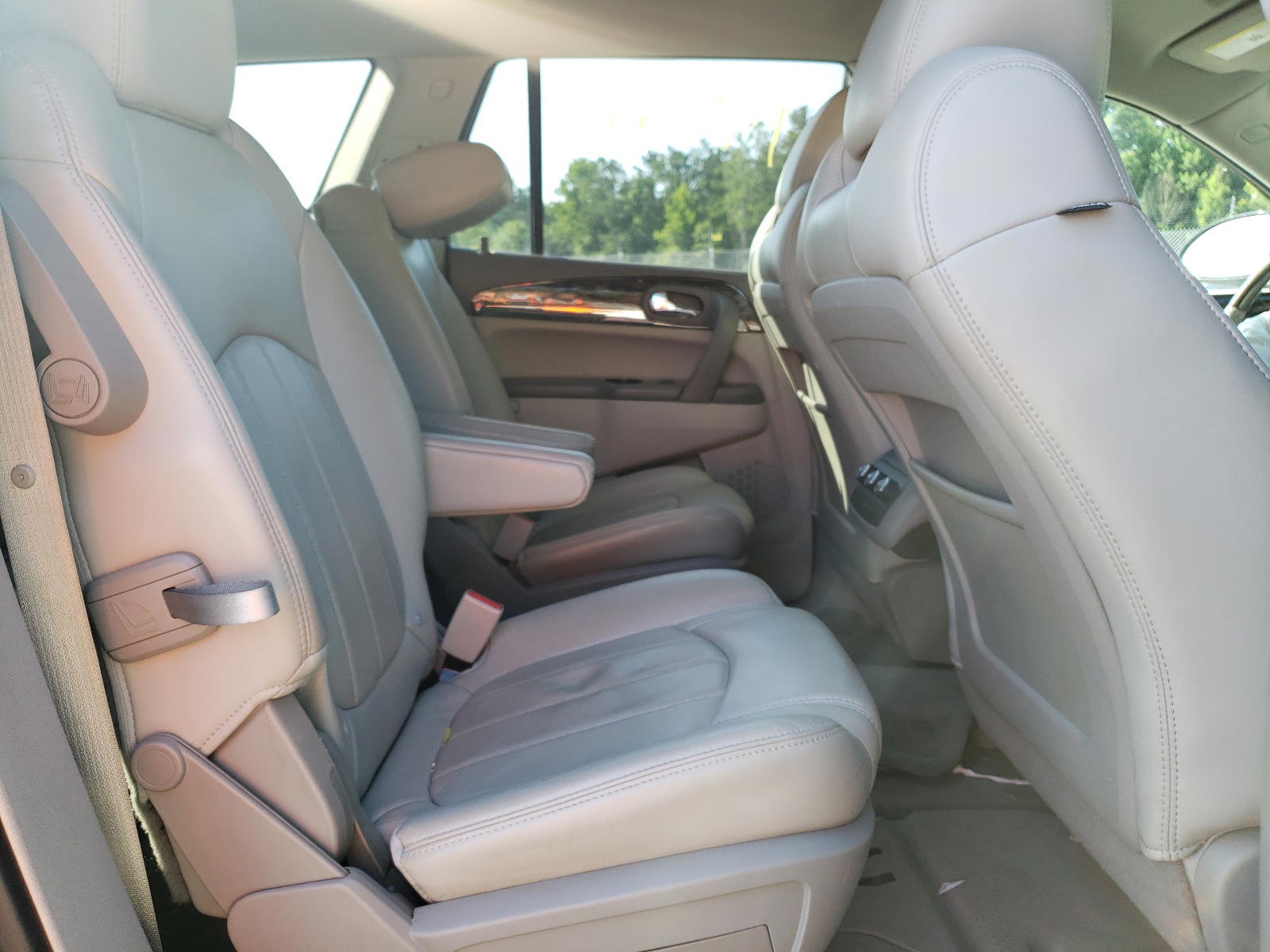 Photo 6 from auction – 2014 BUICK ENCLAVE with VIN 5GAKRBKD3EJ122302