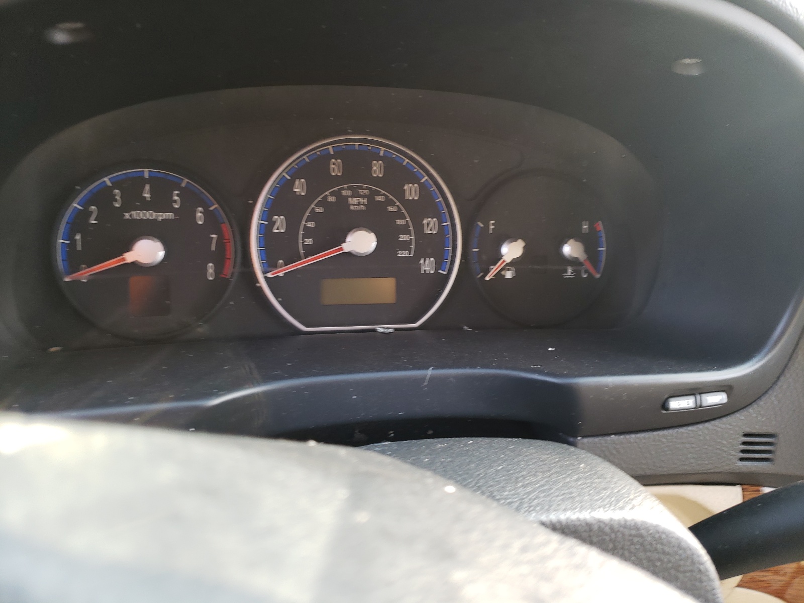 Photo 8 from auction – 2008 HYUNDAI SANTA FE G with VIN 5NMSG13D48H138869